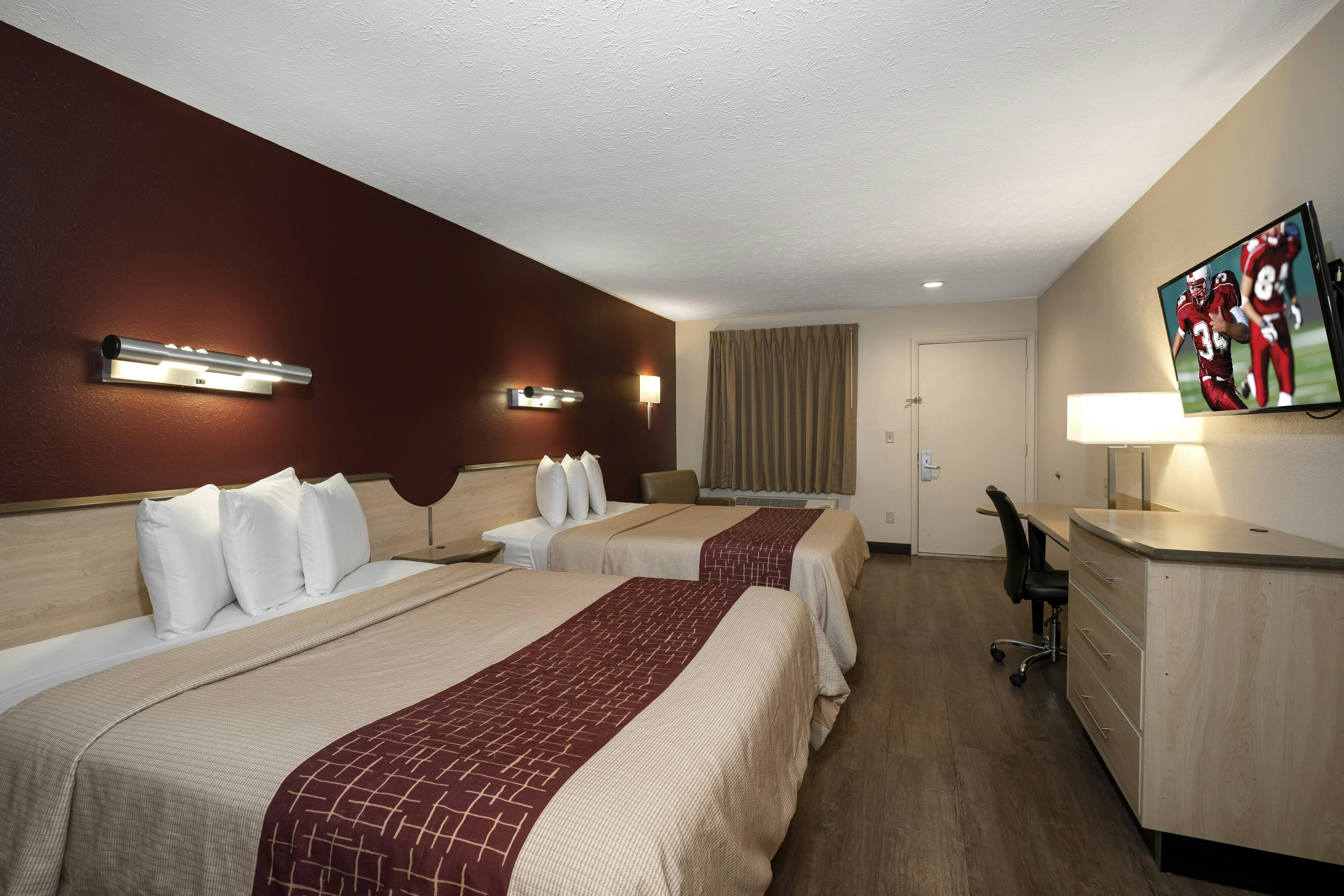 Deluxe 2 Queen Beds Non-Smoking