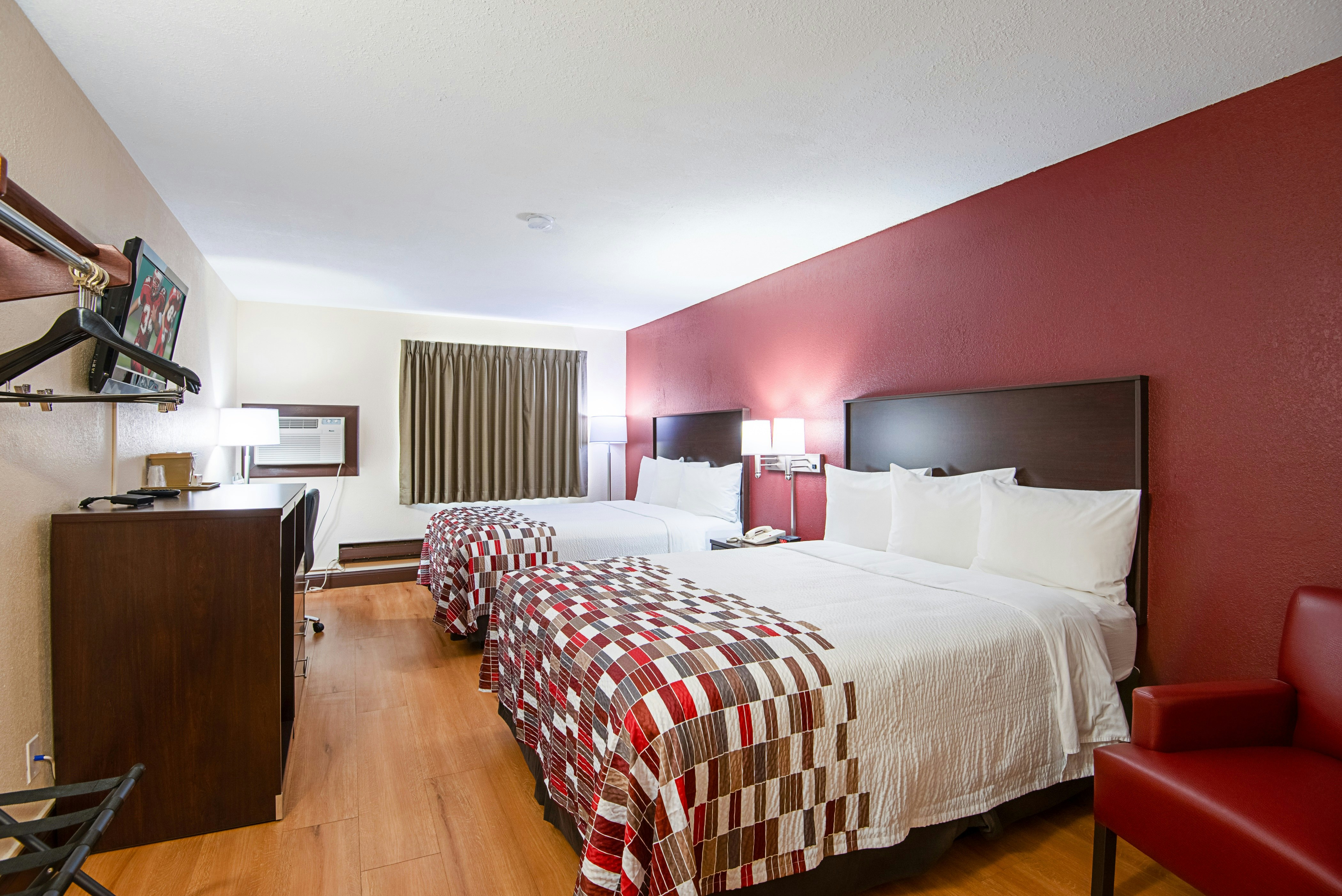 Deluxe 2 Queen Beds Non-Smoking