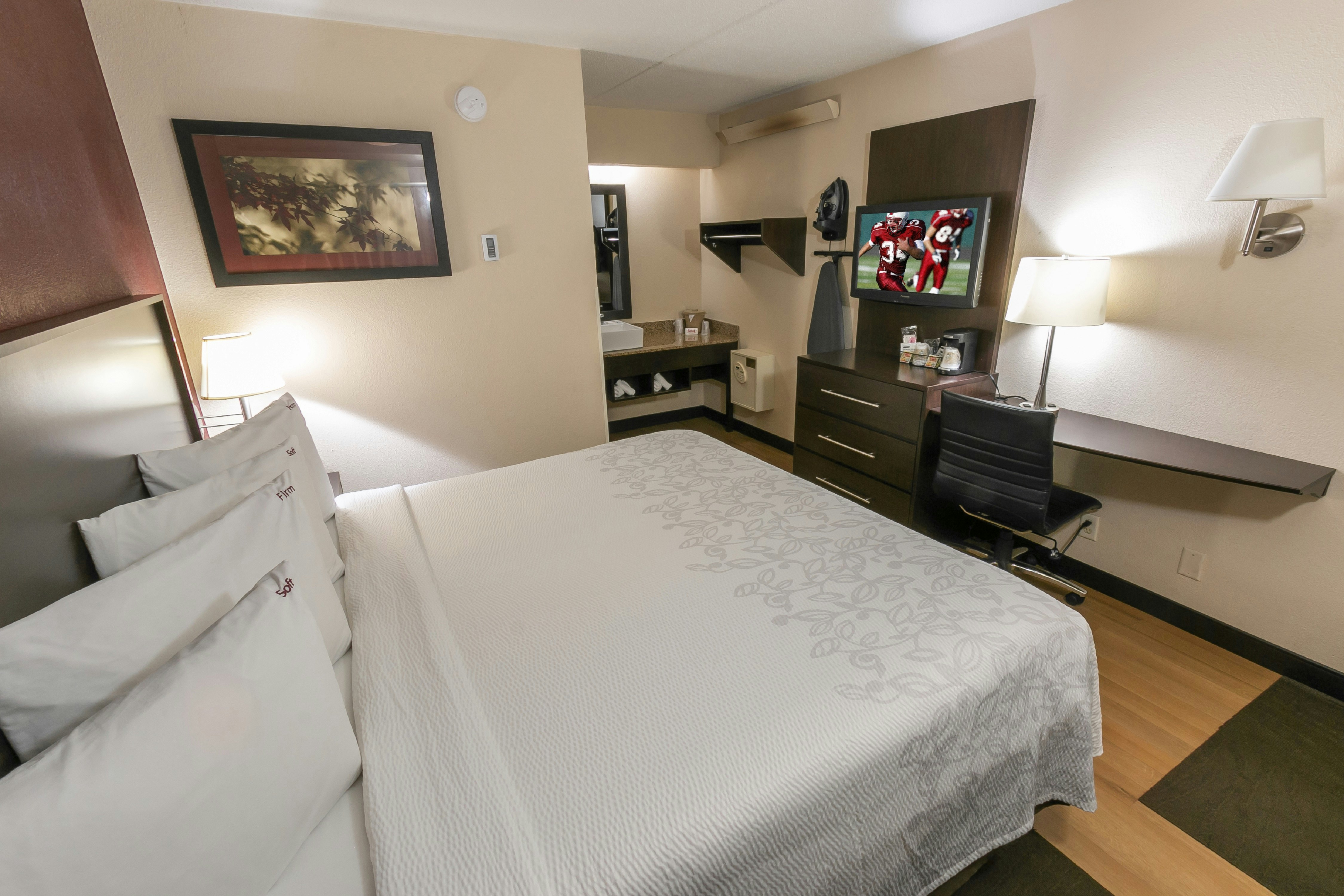 ADA Premium King Smoke Free (Get More: Upgraded Bedding and Snack Box)