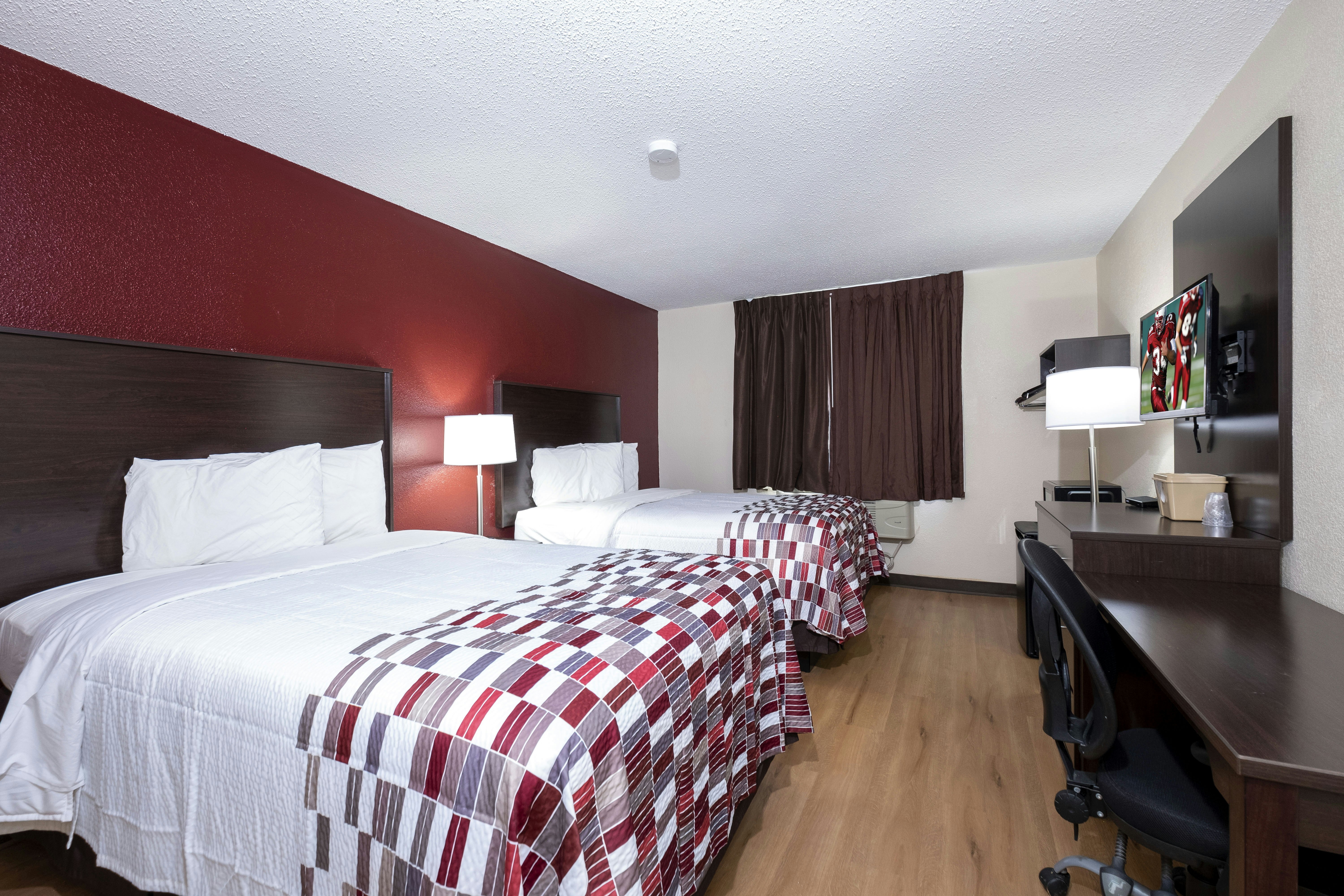 Deluxe 2 Full Beds Non-Smoking