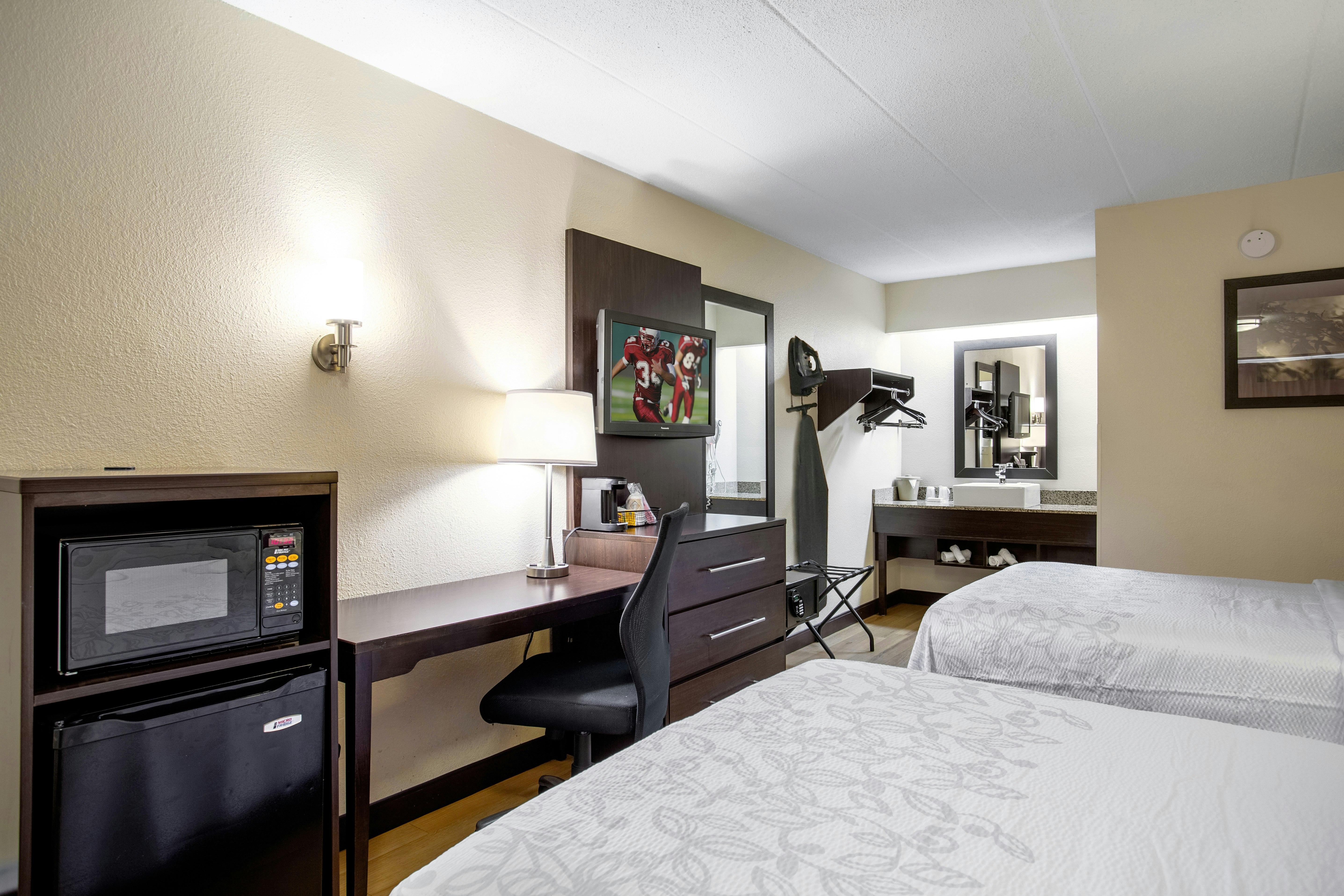 Deluxe 2 Full Beds Smoke-Free
