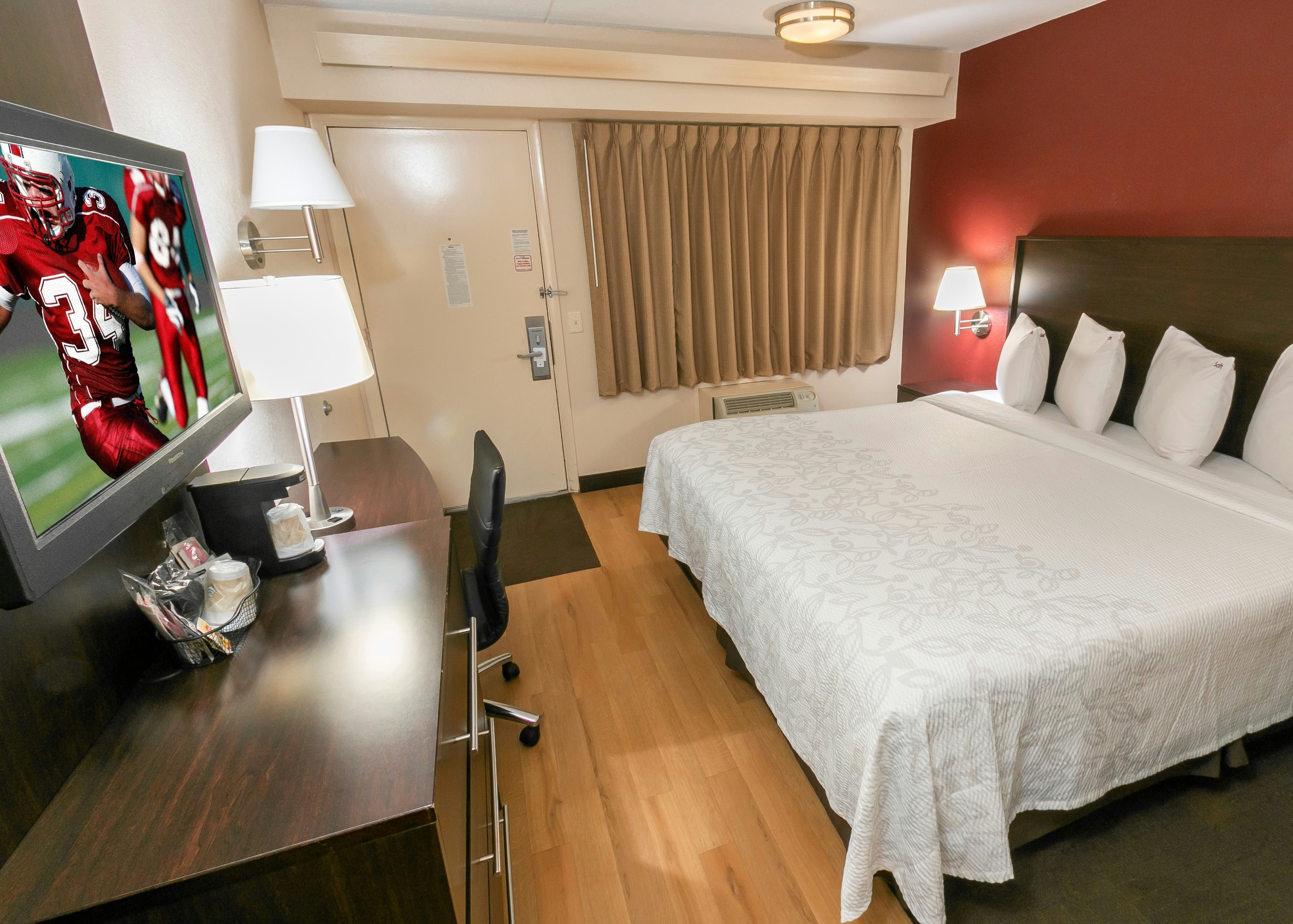 Red Roof PLUS+ Secaucus – Meadowlands – NYC