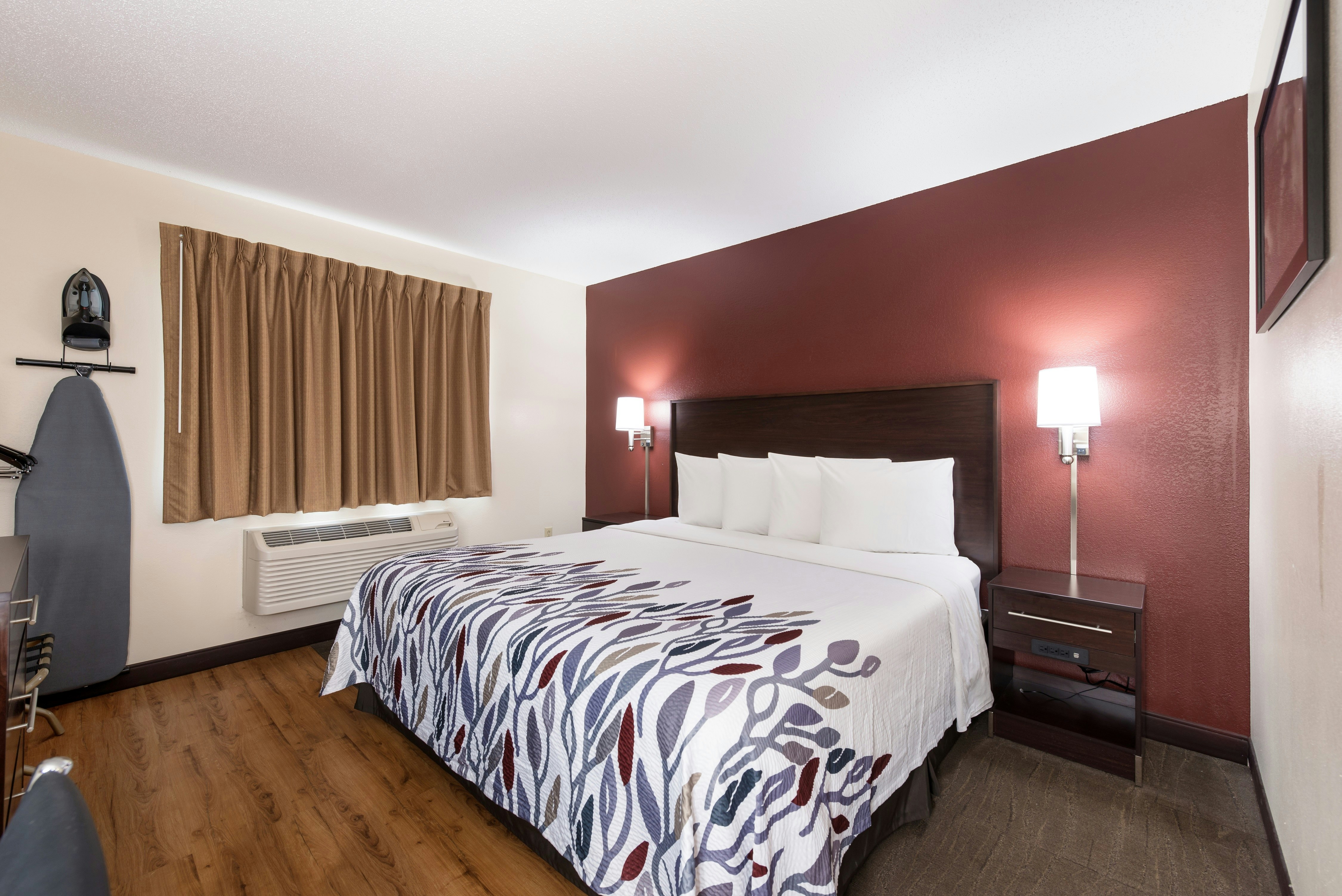Red Roof Inn Auburn