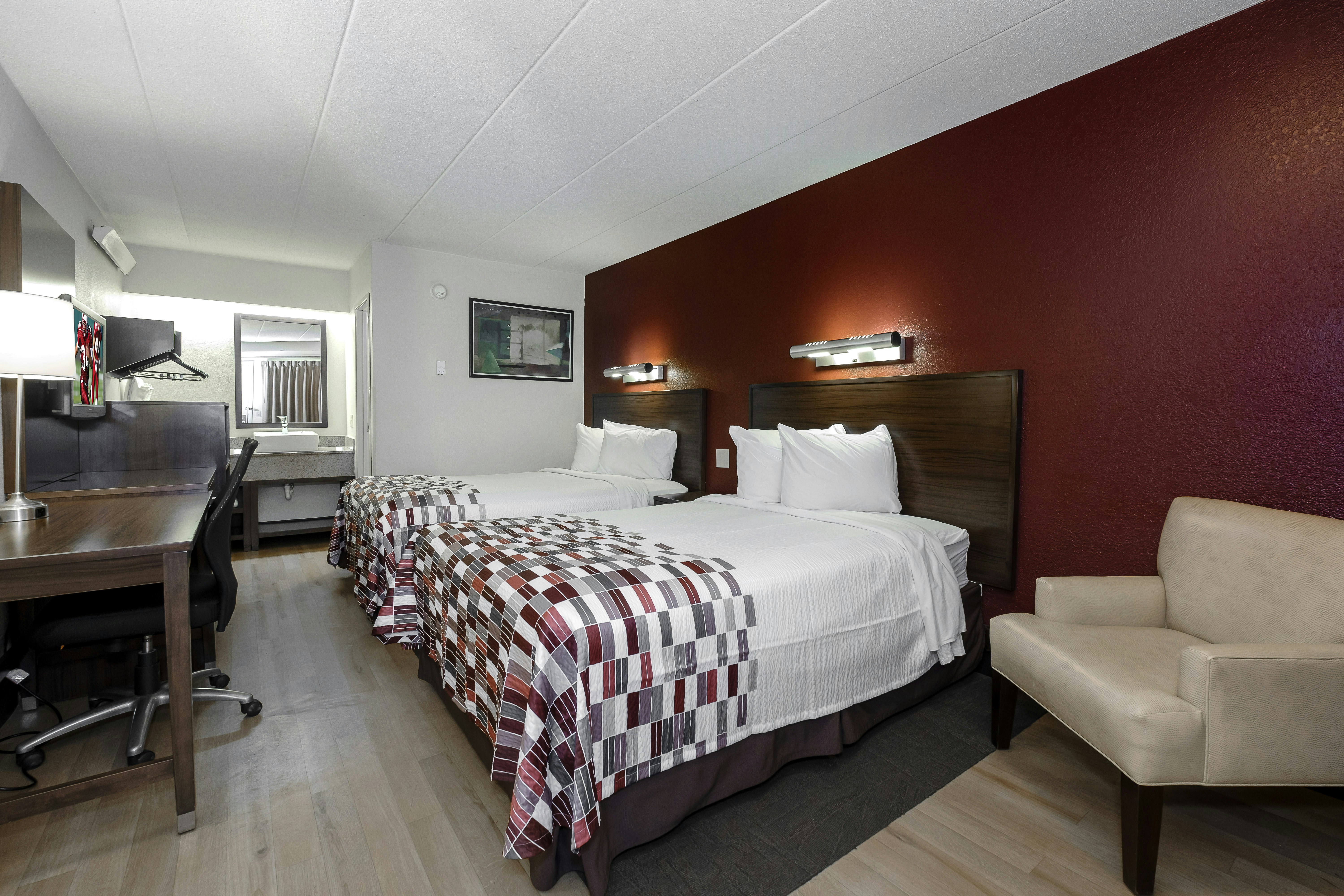 Deluxe 2 Full Beds Smoke-Free