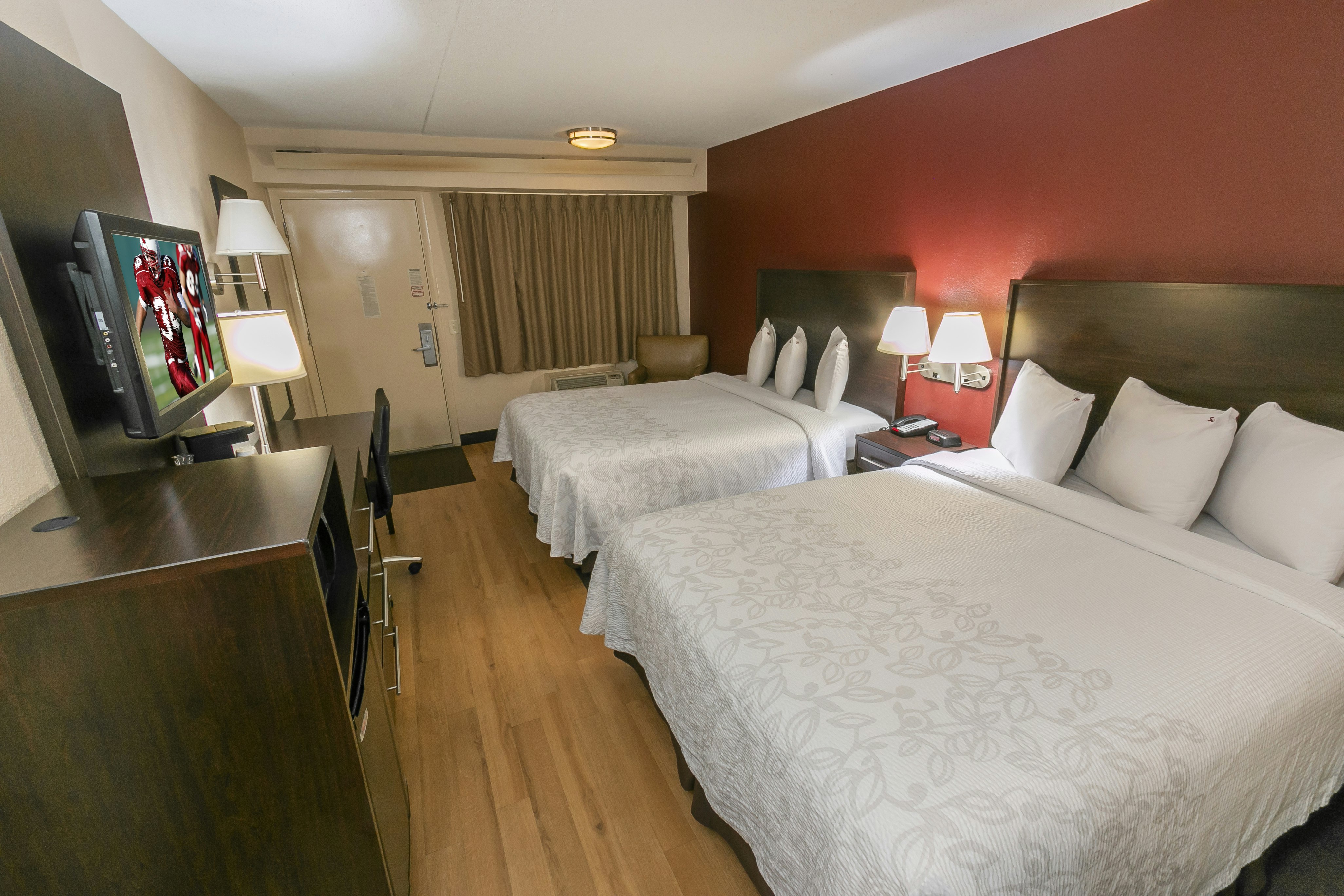 Deluxe 2 Full Beds Smoke Free