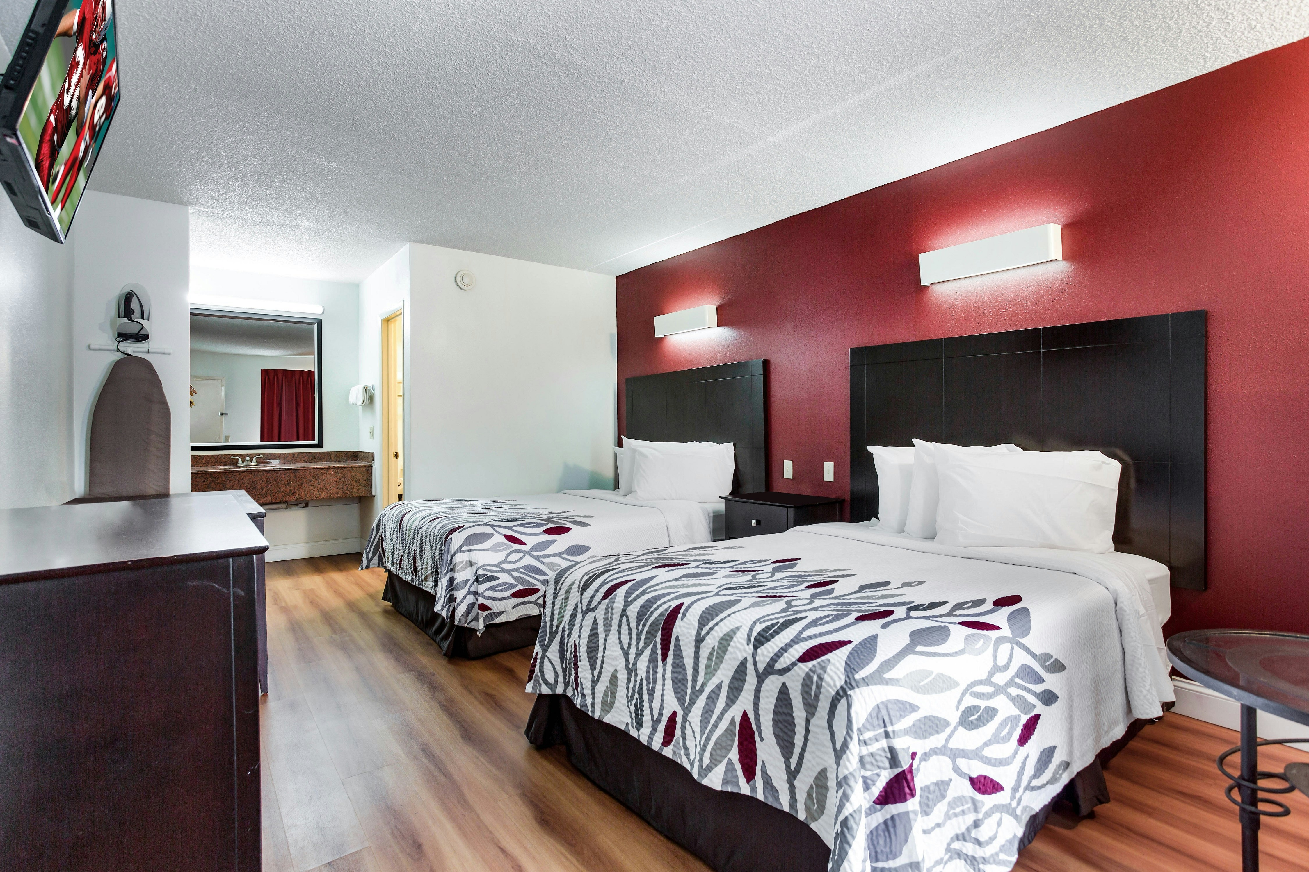 Deluxe 2 Full Beds Non-Smoking
