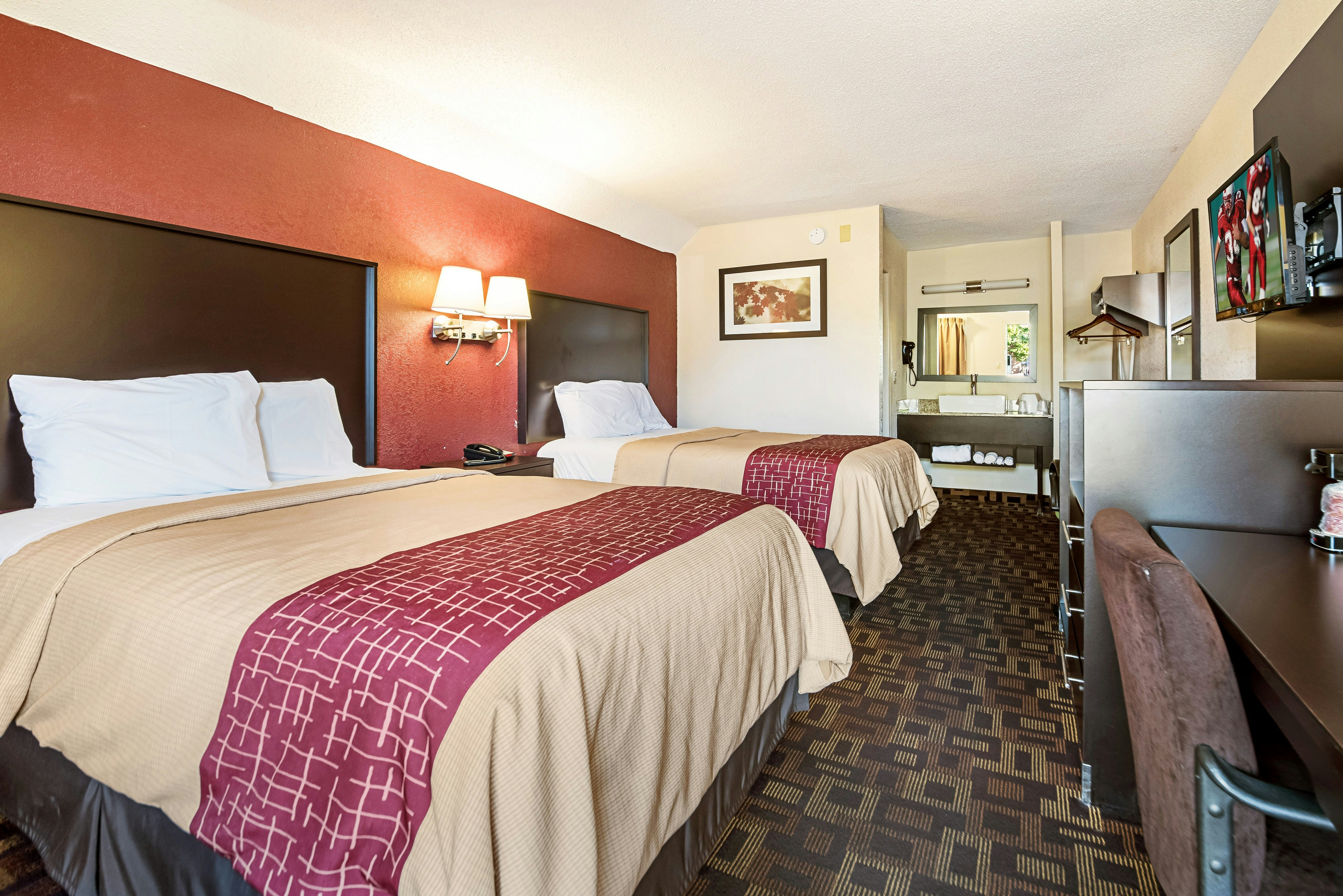 Deluxe 2 Full Beds Non-Smoking