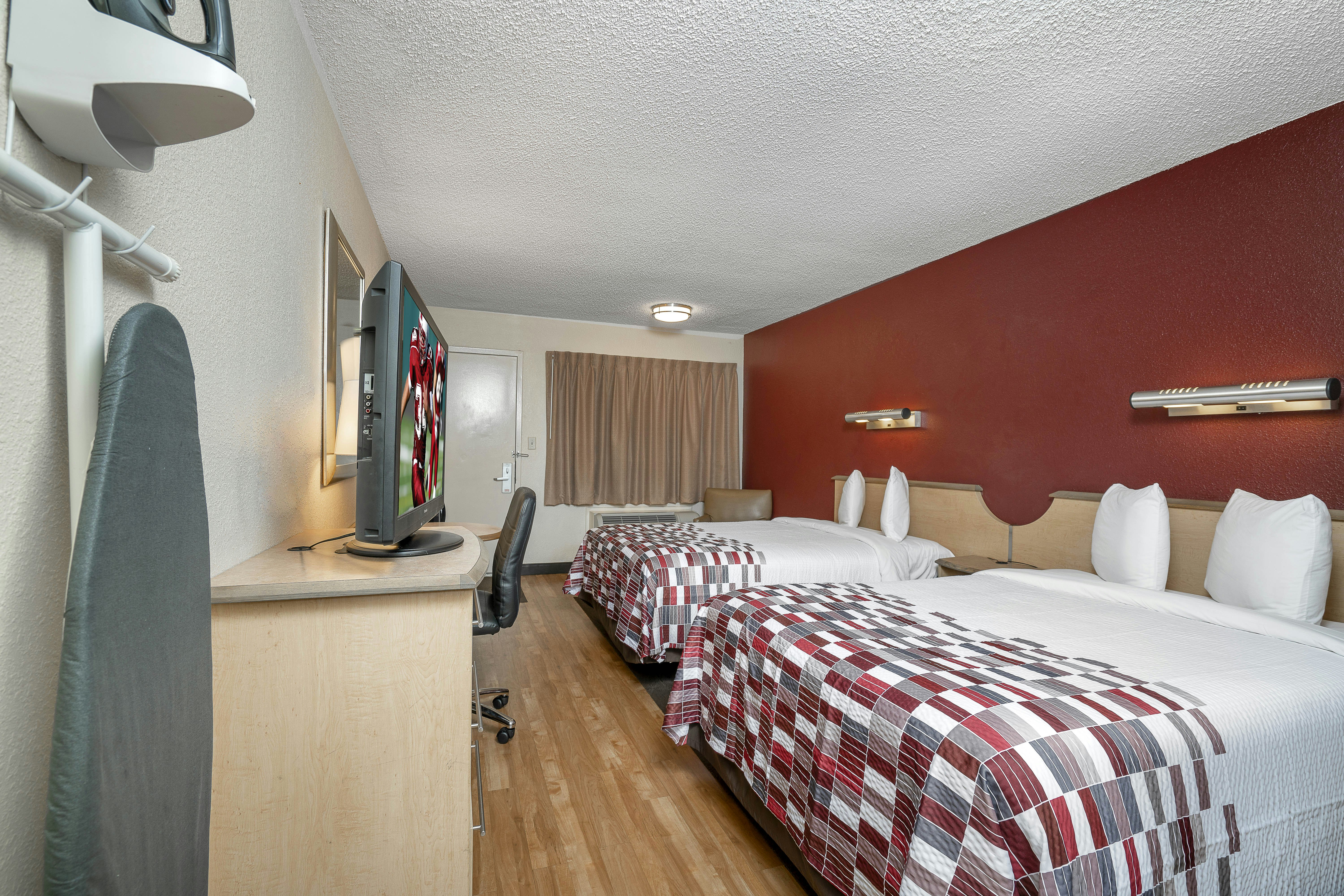 Deluxe 2 Full Beds Non-Smoking