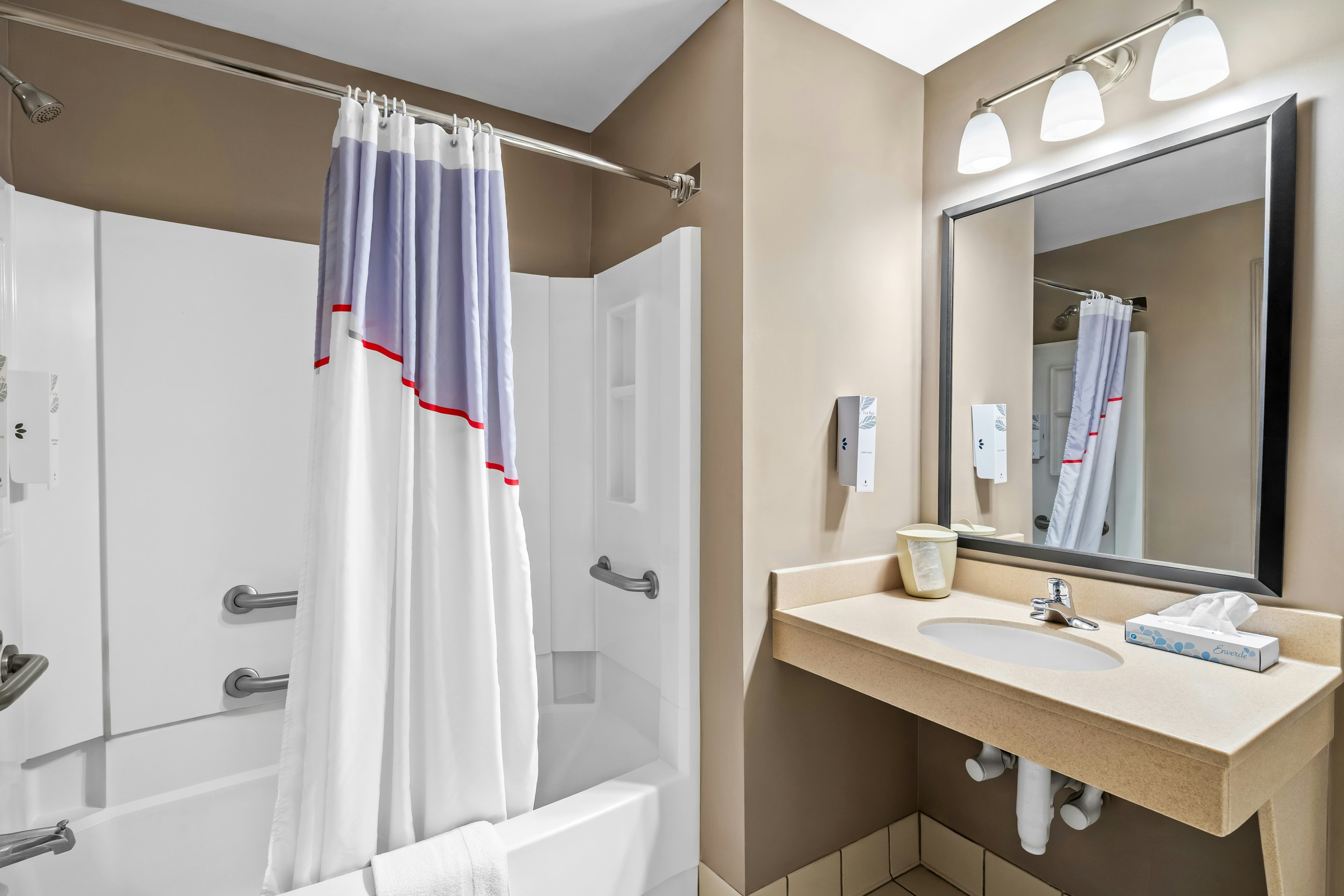 Red Roof Inn Etowah – Athens, TN