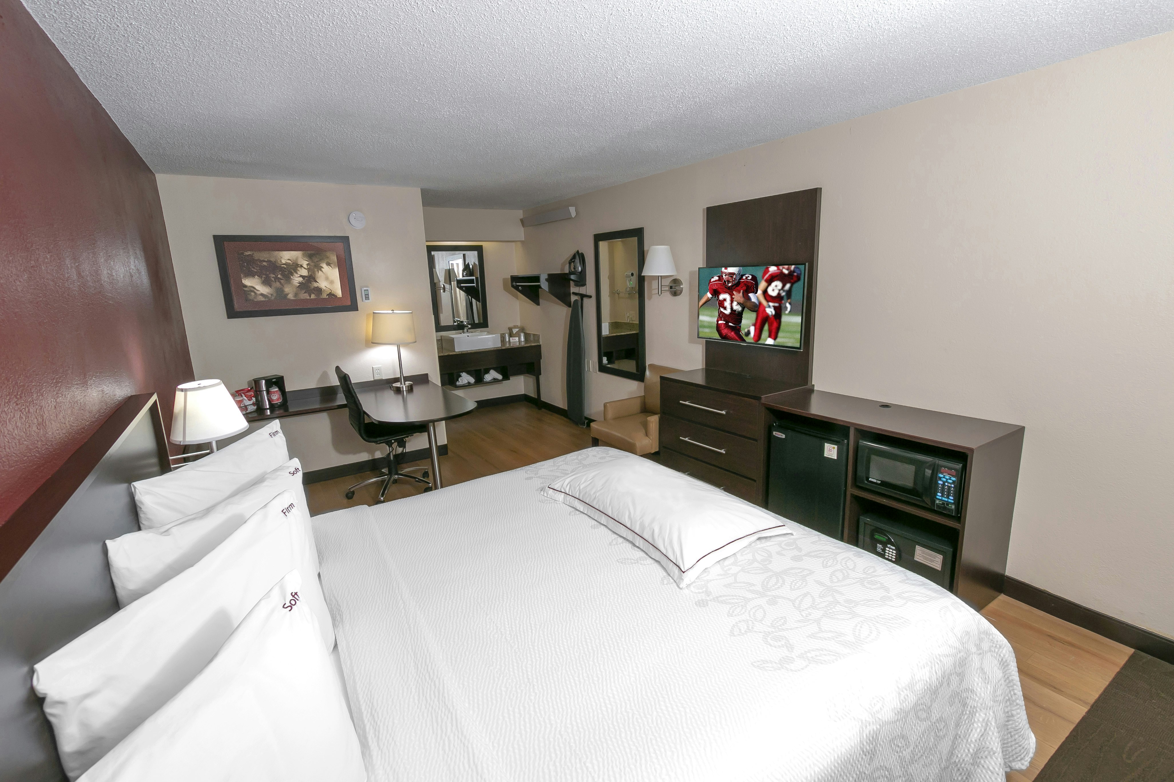 ADA Premium King Smoke Free (Get More: Upgraded Bedding and Snack Box)