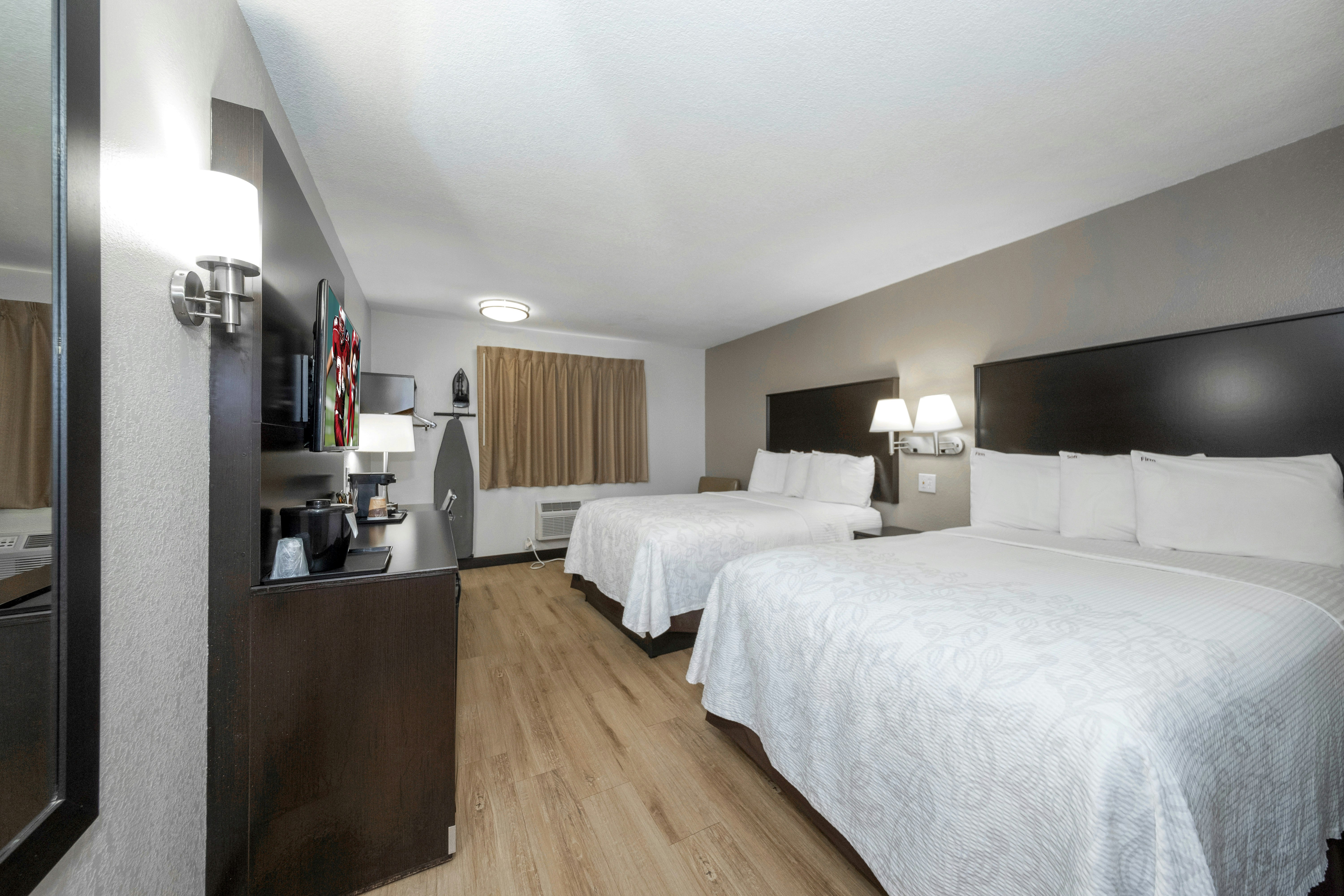 Deluxe 2 Full Beds First Floor Smoke-Free