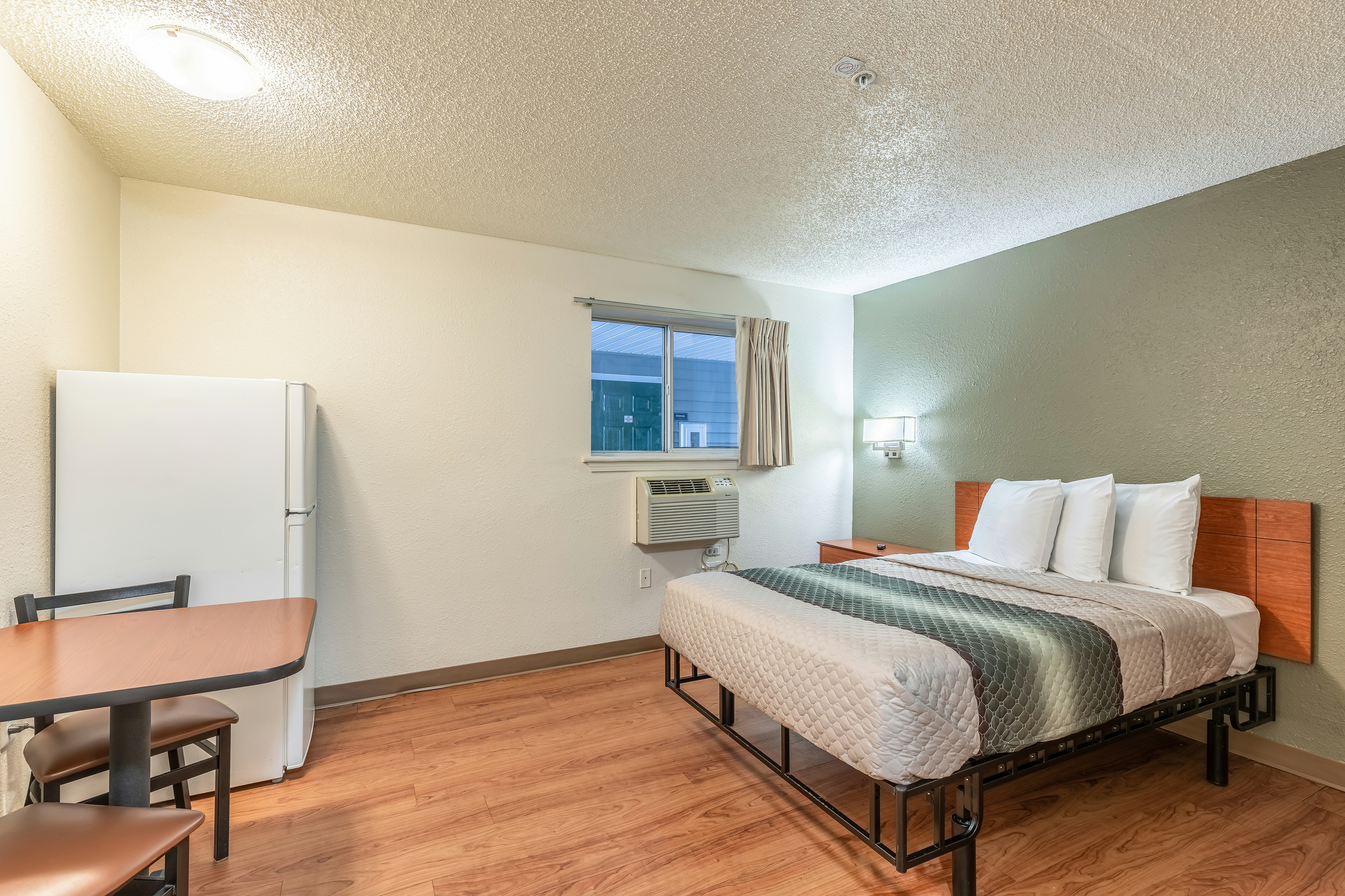 HomeTowne Studios Orlando – Casselberry