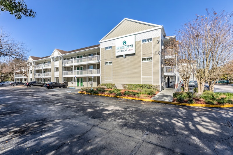 HomeTowne Studios Orlando – Casselberry