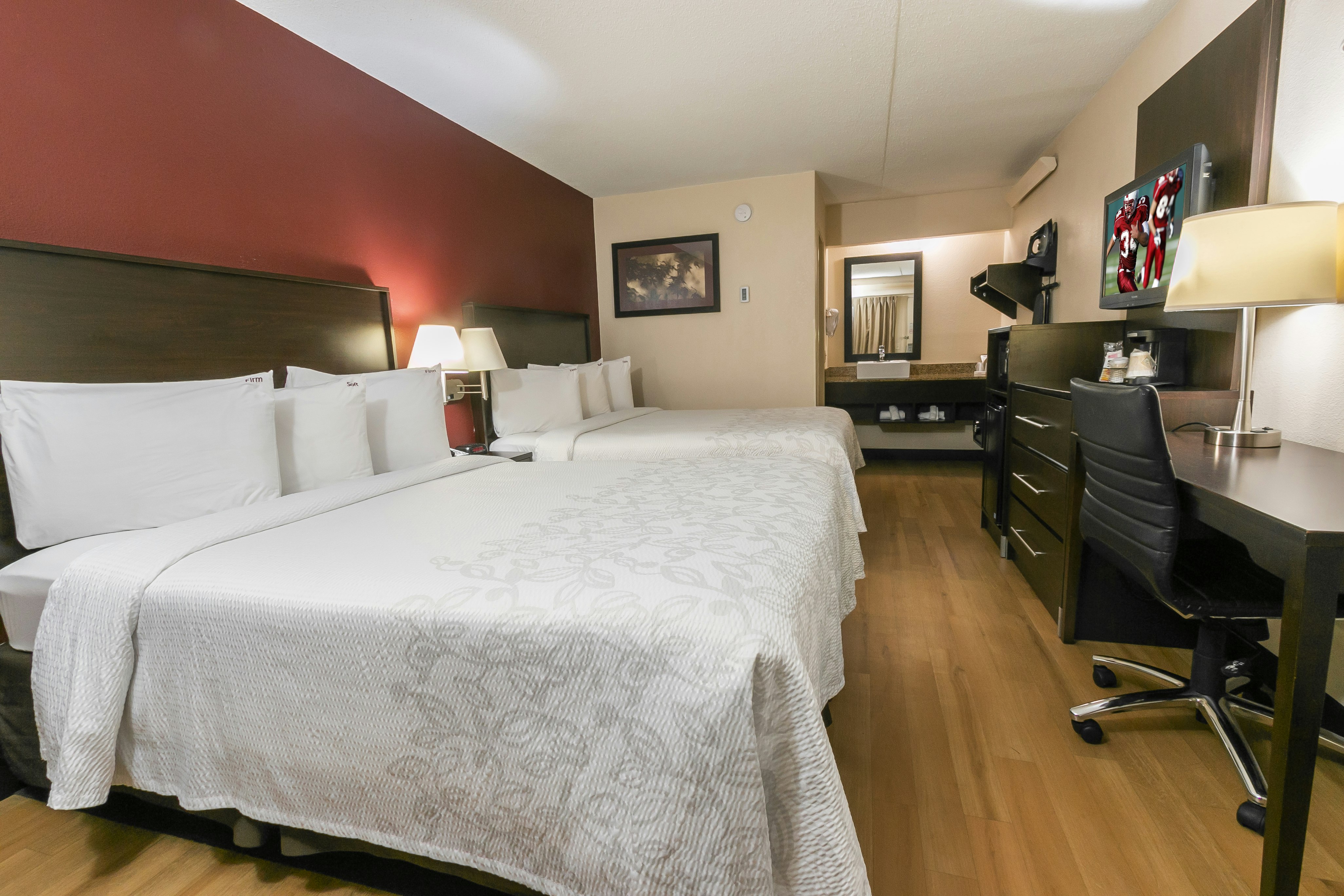 Deluxe 2 Full Beds Smoke-Free
