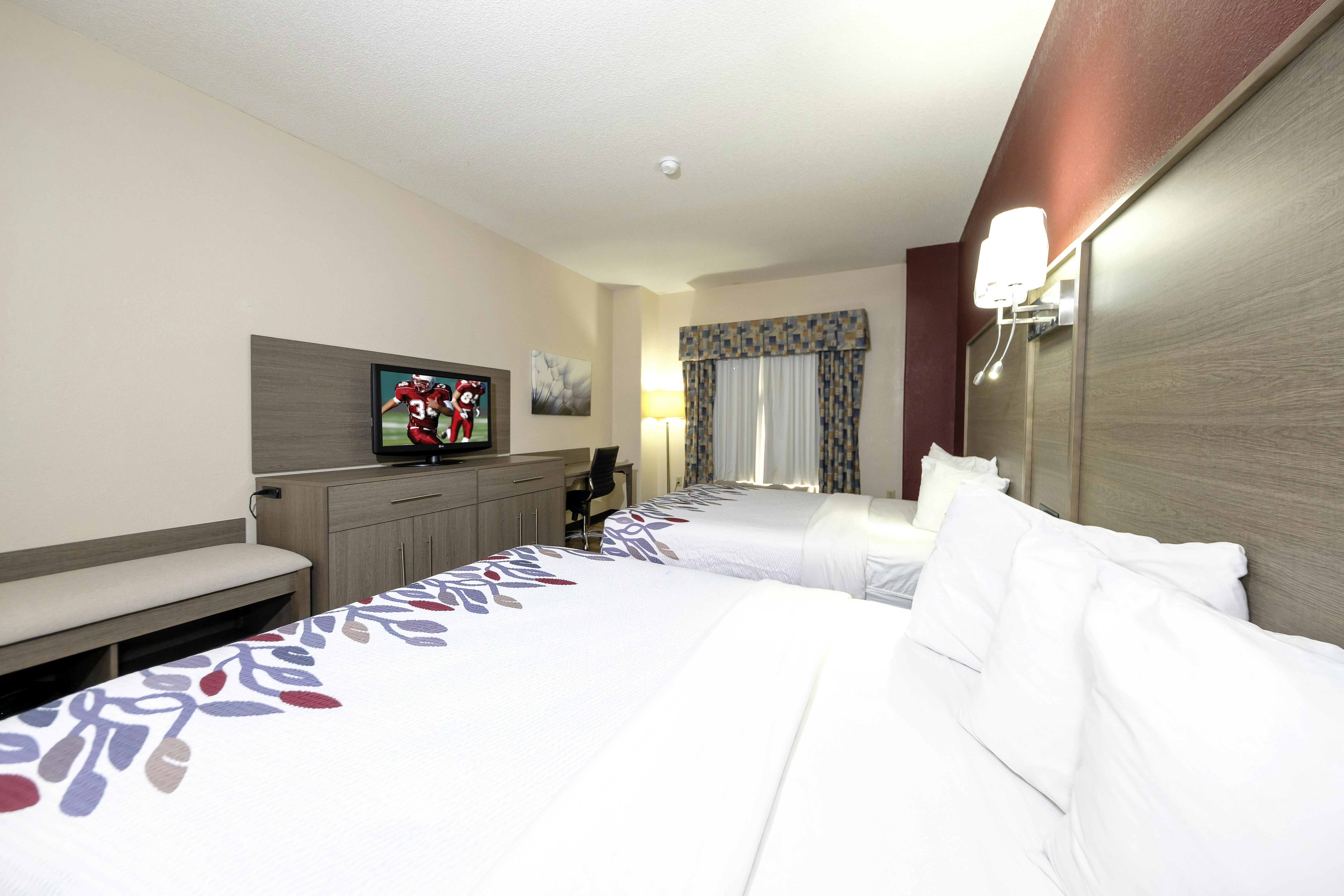 Deluxe 2 Queen Beds Non-Smoking