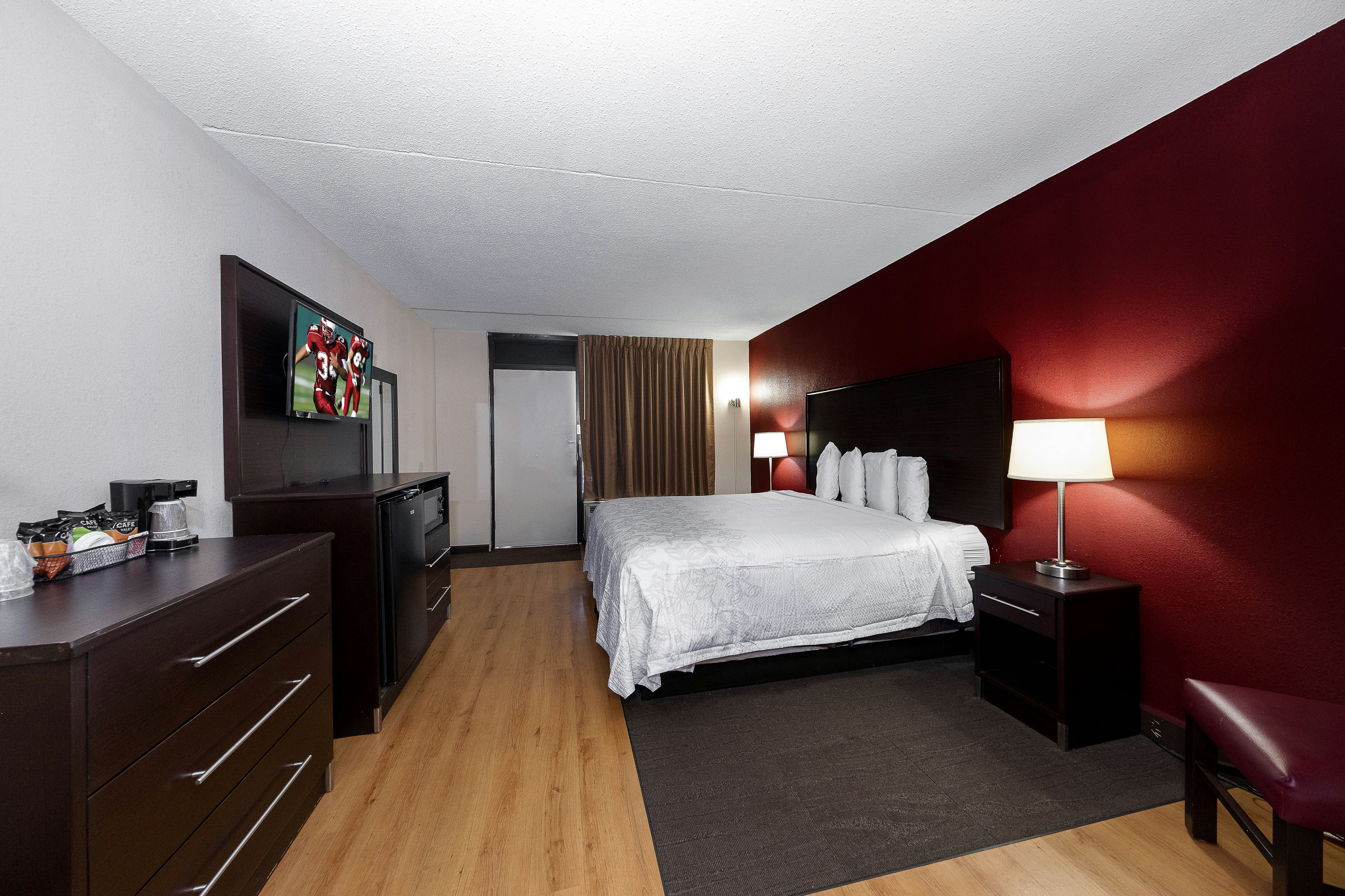 Red Roof PLUS+ Huntsville – Madison