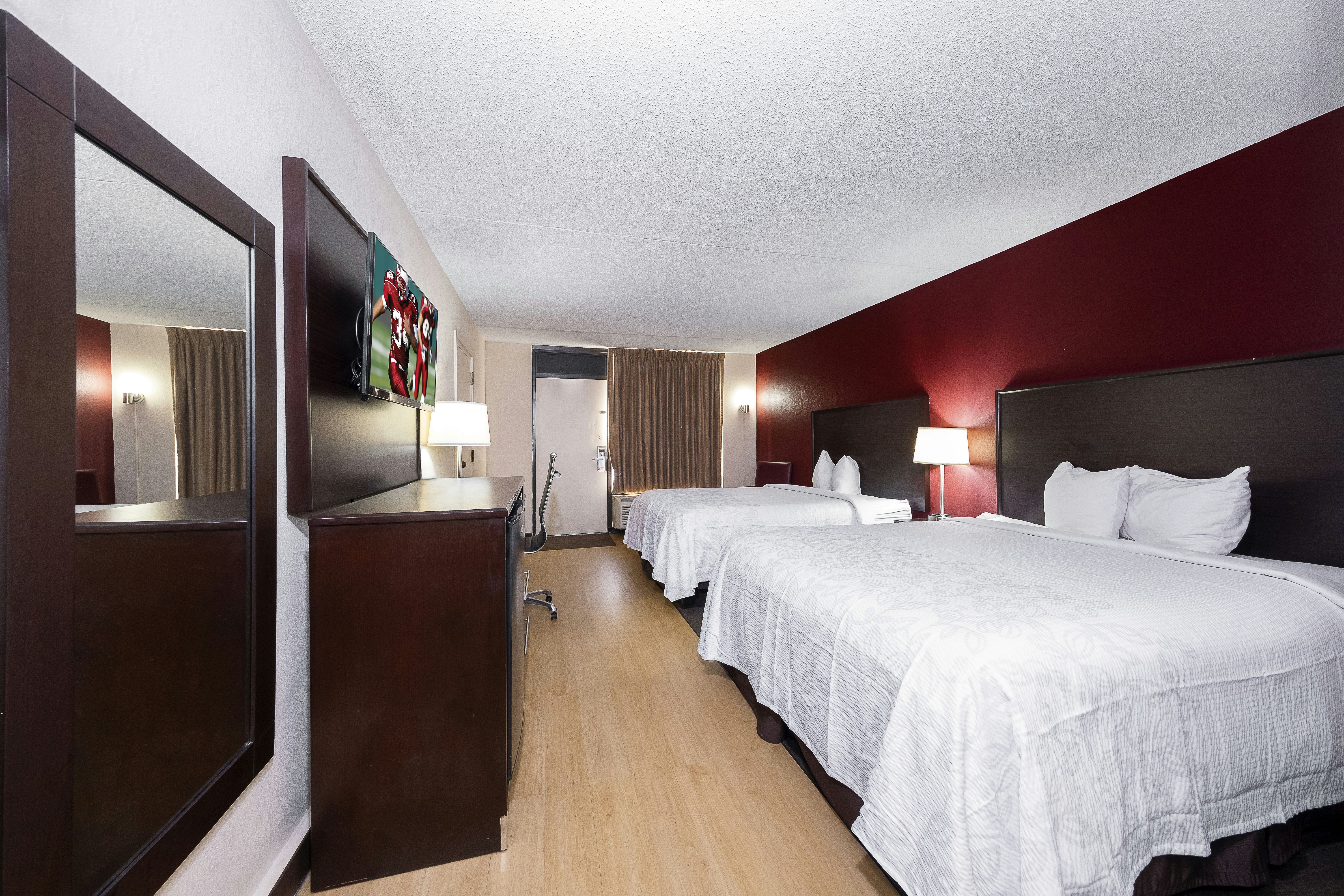 Deluxe 2 Queen Beds Smoke Free