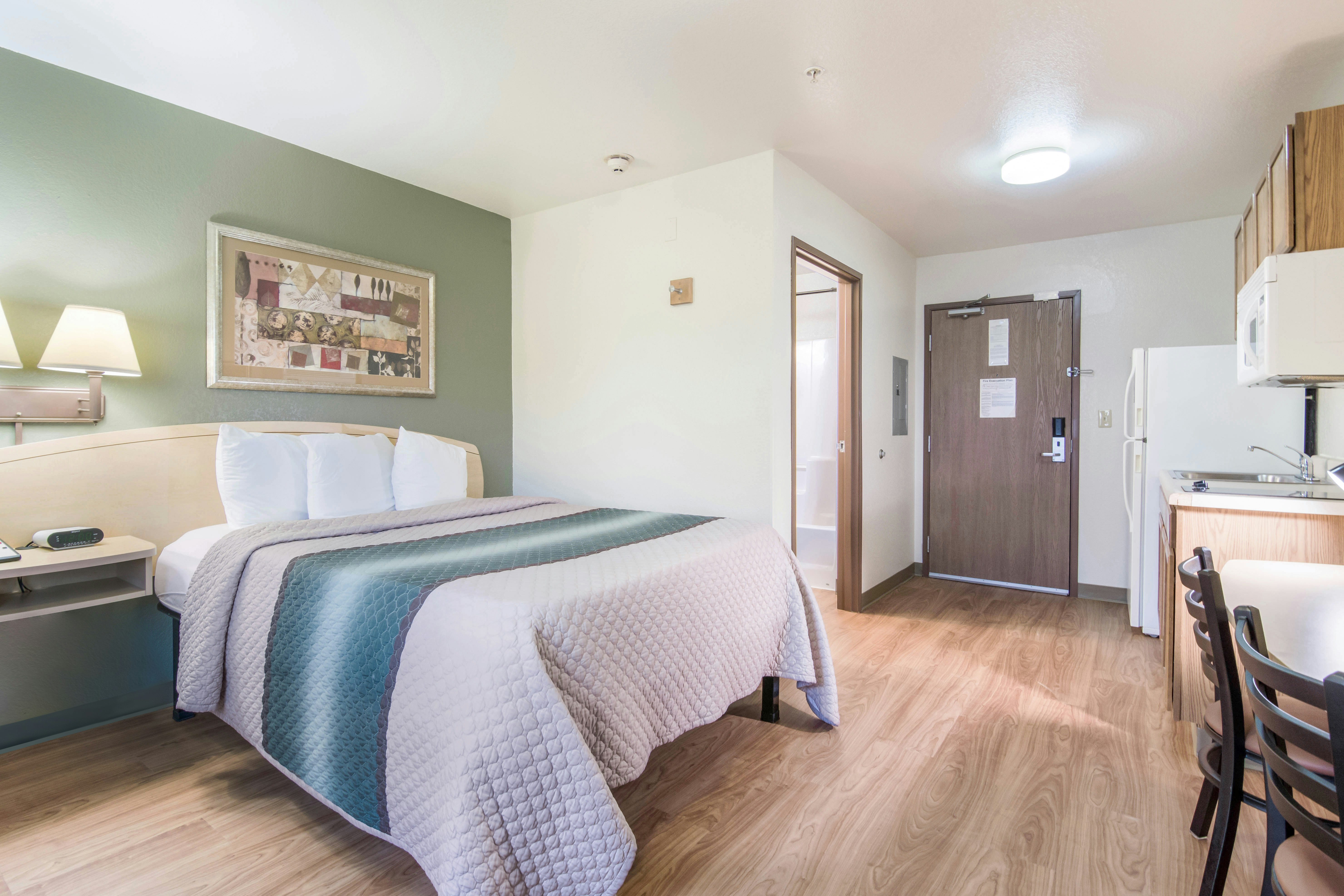 HomeTowne Studios Suites Bentonville