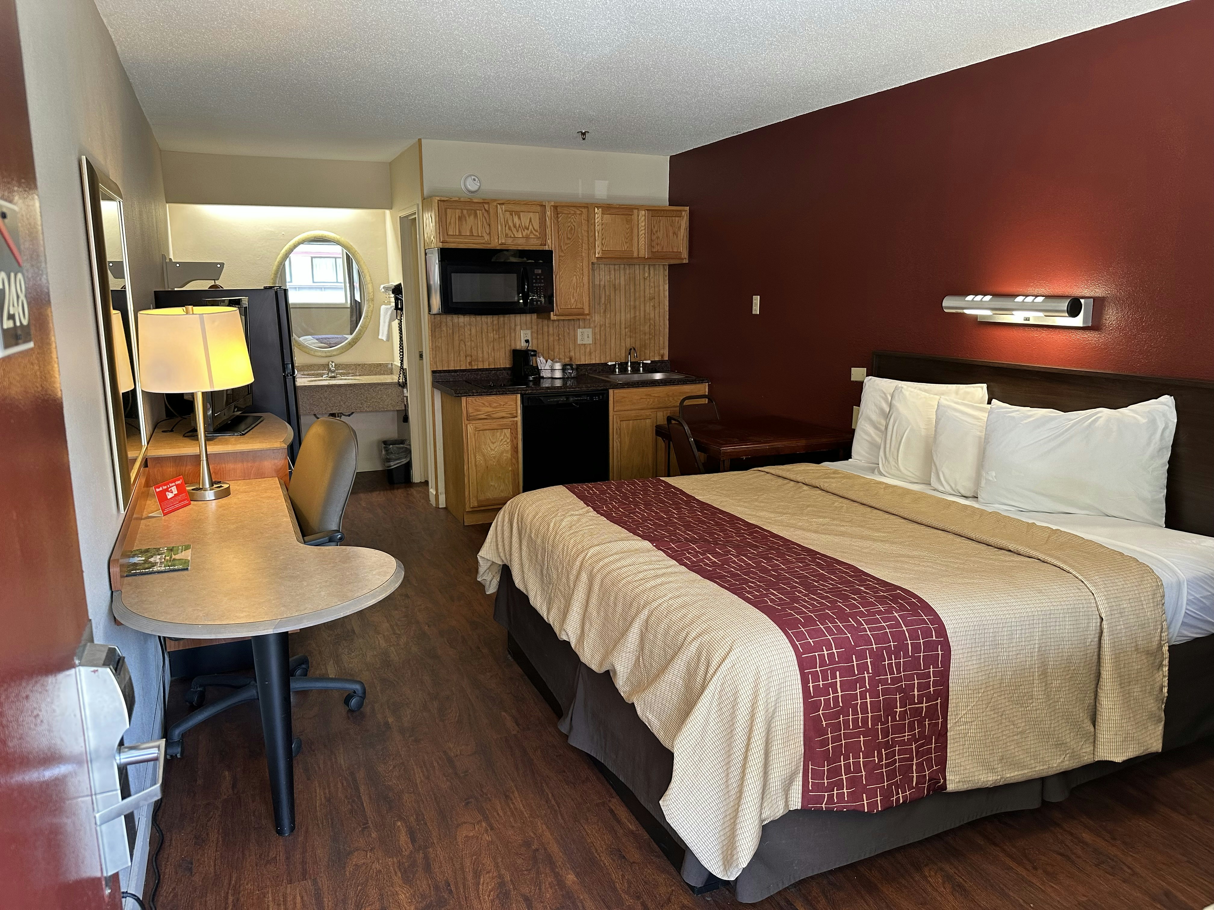 Superior King with Kitchenette Non-Smoking