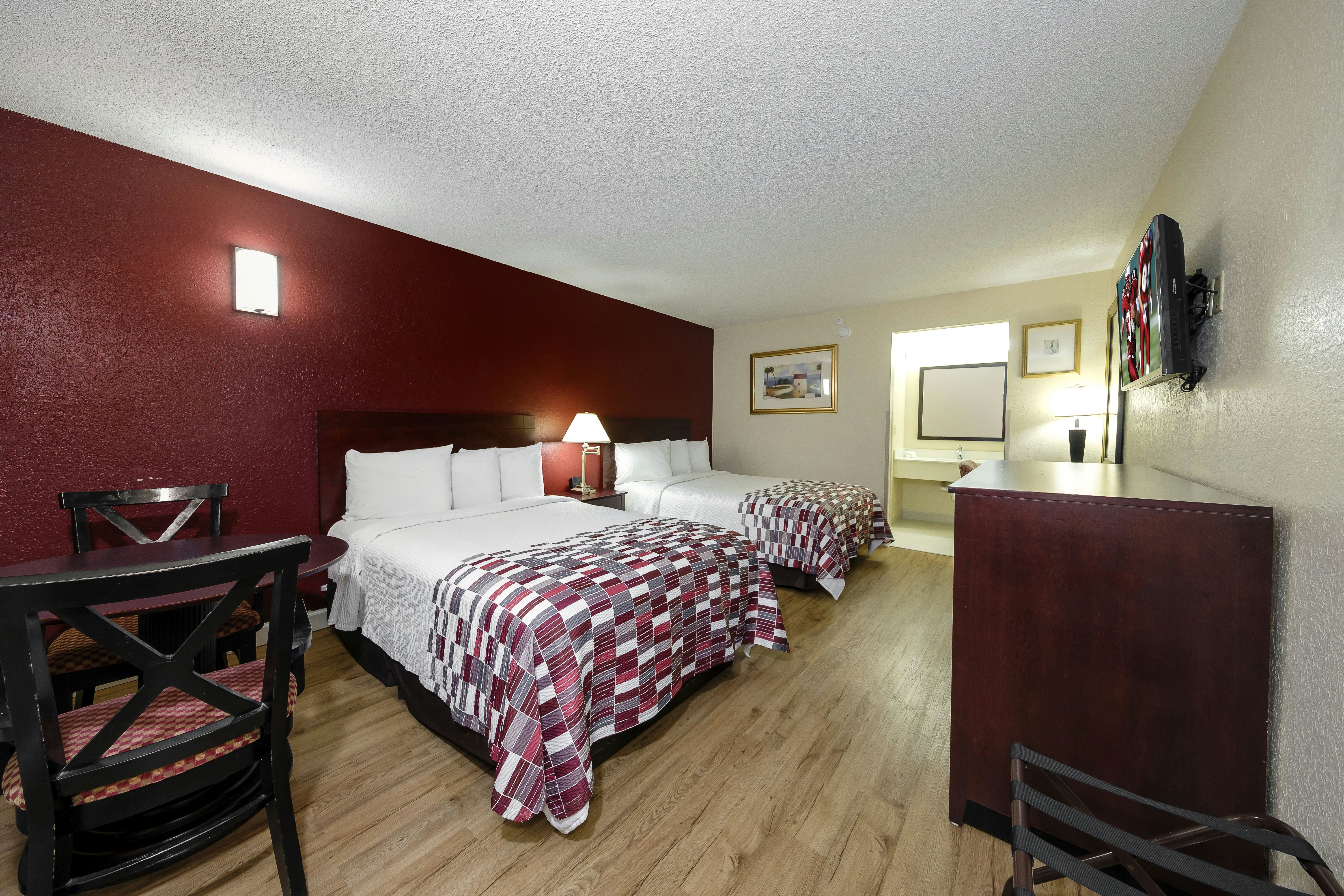 Deluxe 2 Full Beds Non-Smoking