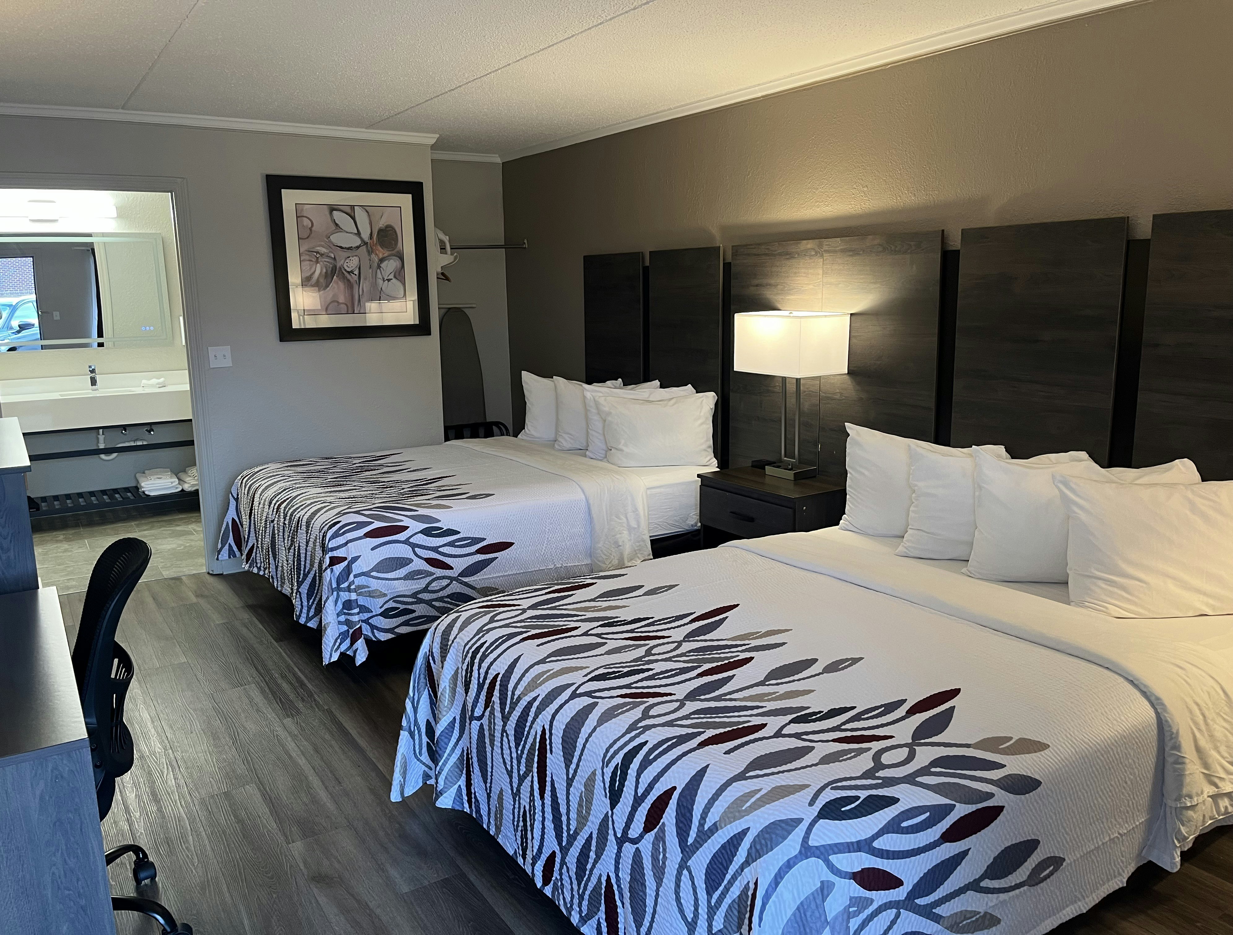 Deluxe 2 Queen Beds Non-Smoking