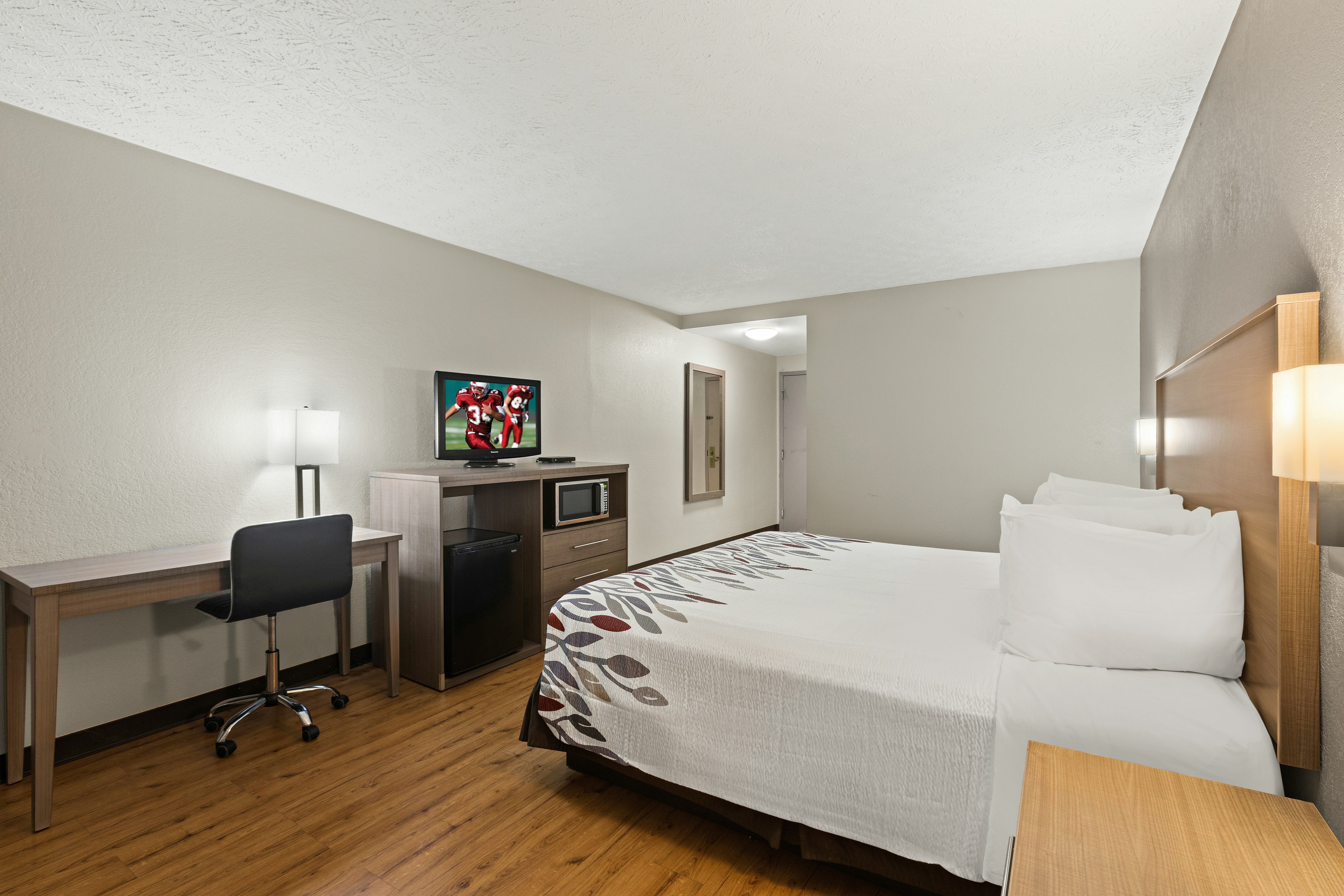 Red Roof Inn Suites Newnan