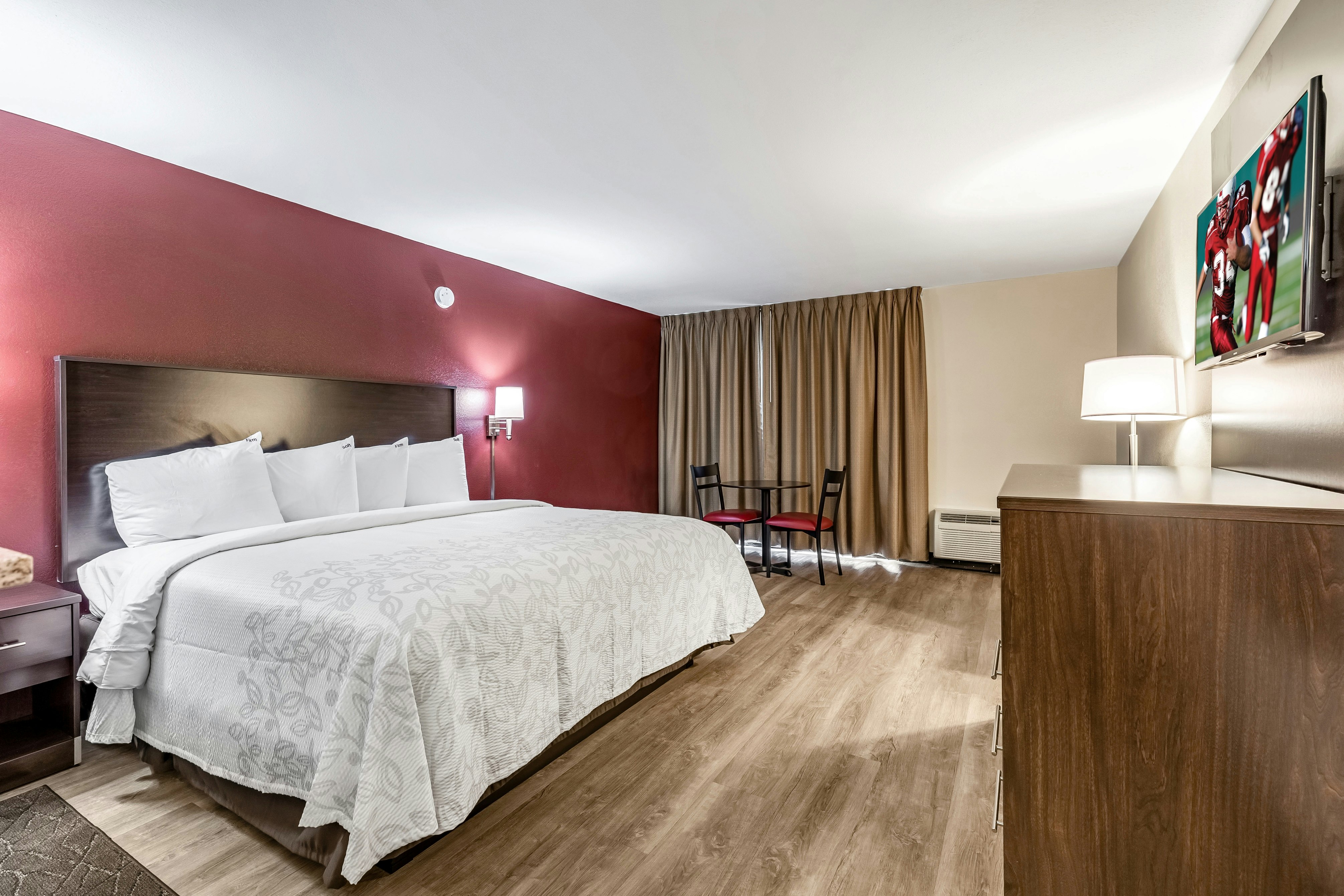 Red Roof PLUS+ Suites Houston – IAH Airport SW