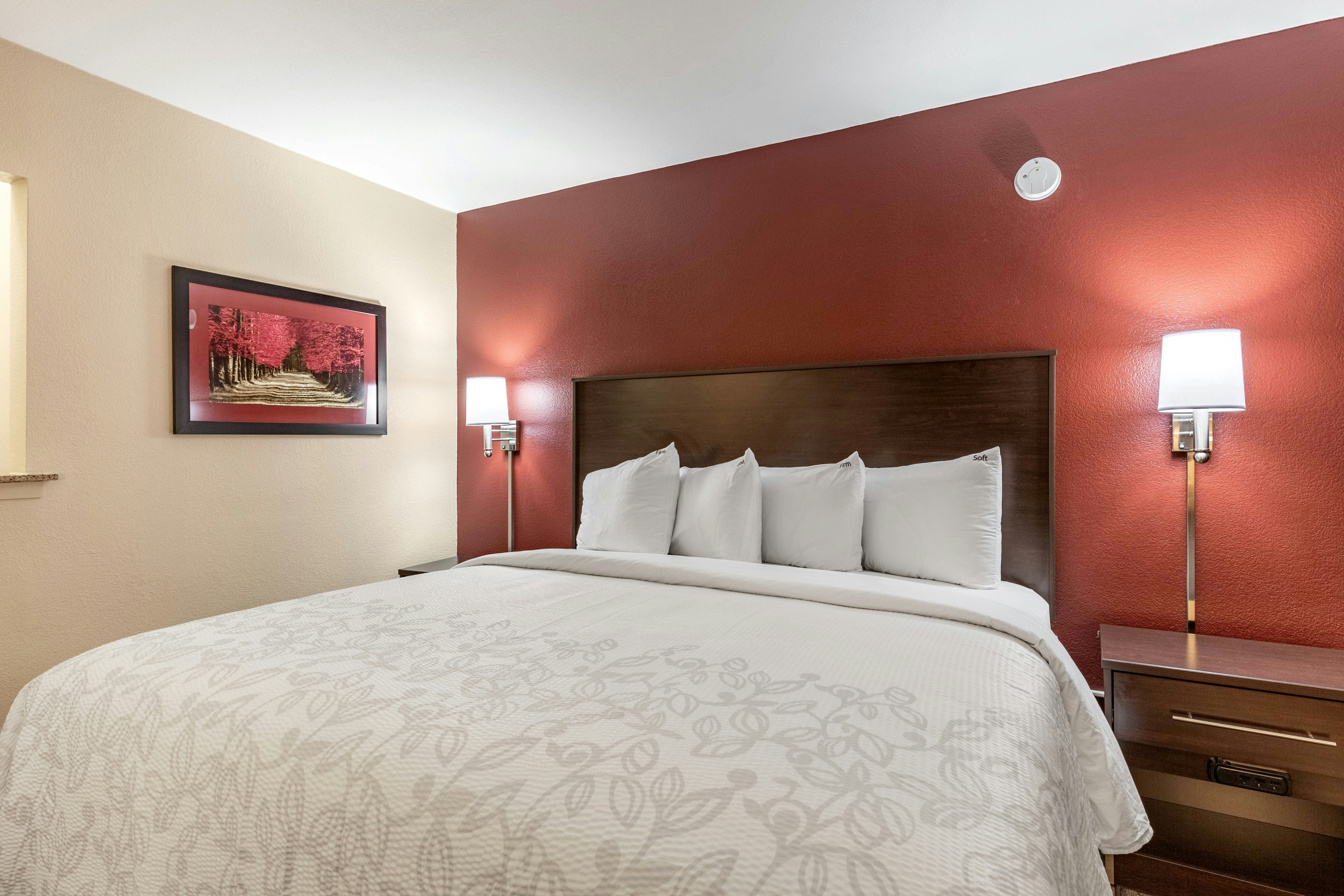 Red Roof PLUS+ Suites Houston – IAH Airport SW