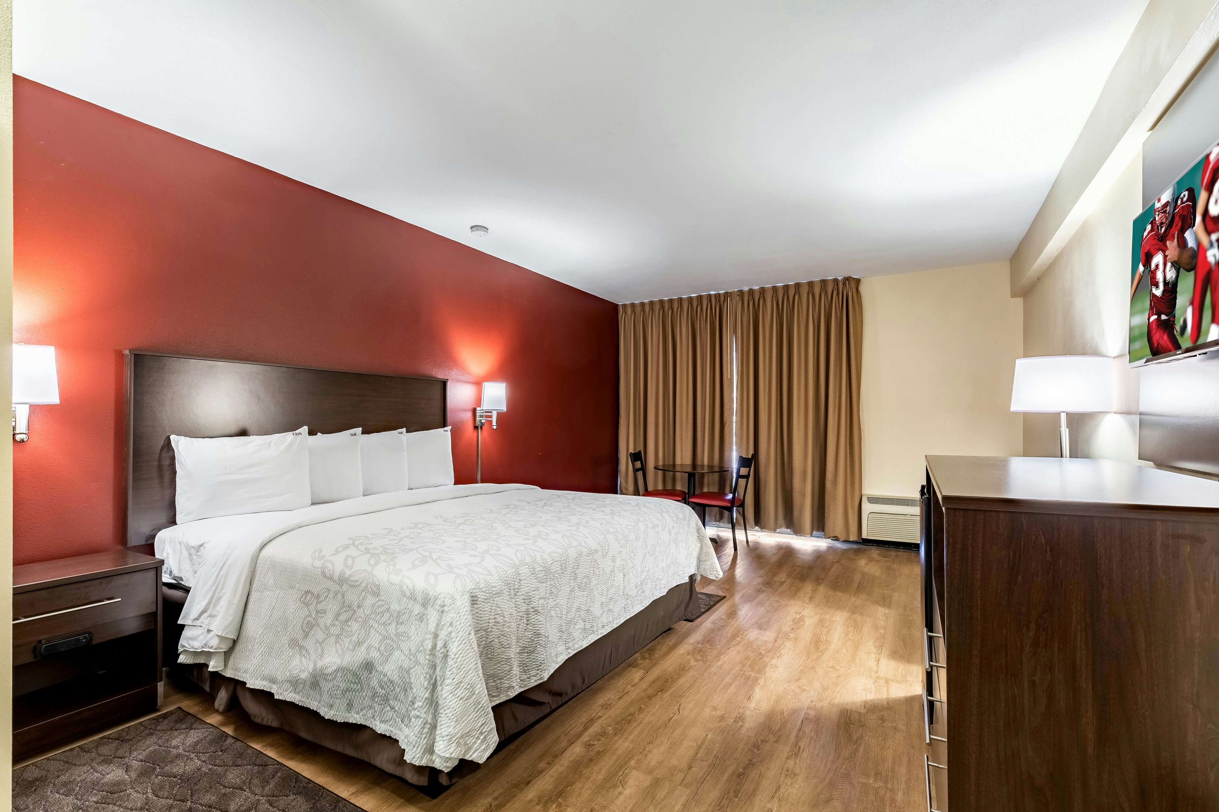 Red Roof PLUS+ Suites Houston – IAH Airport SW