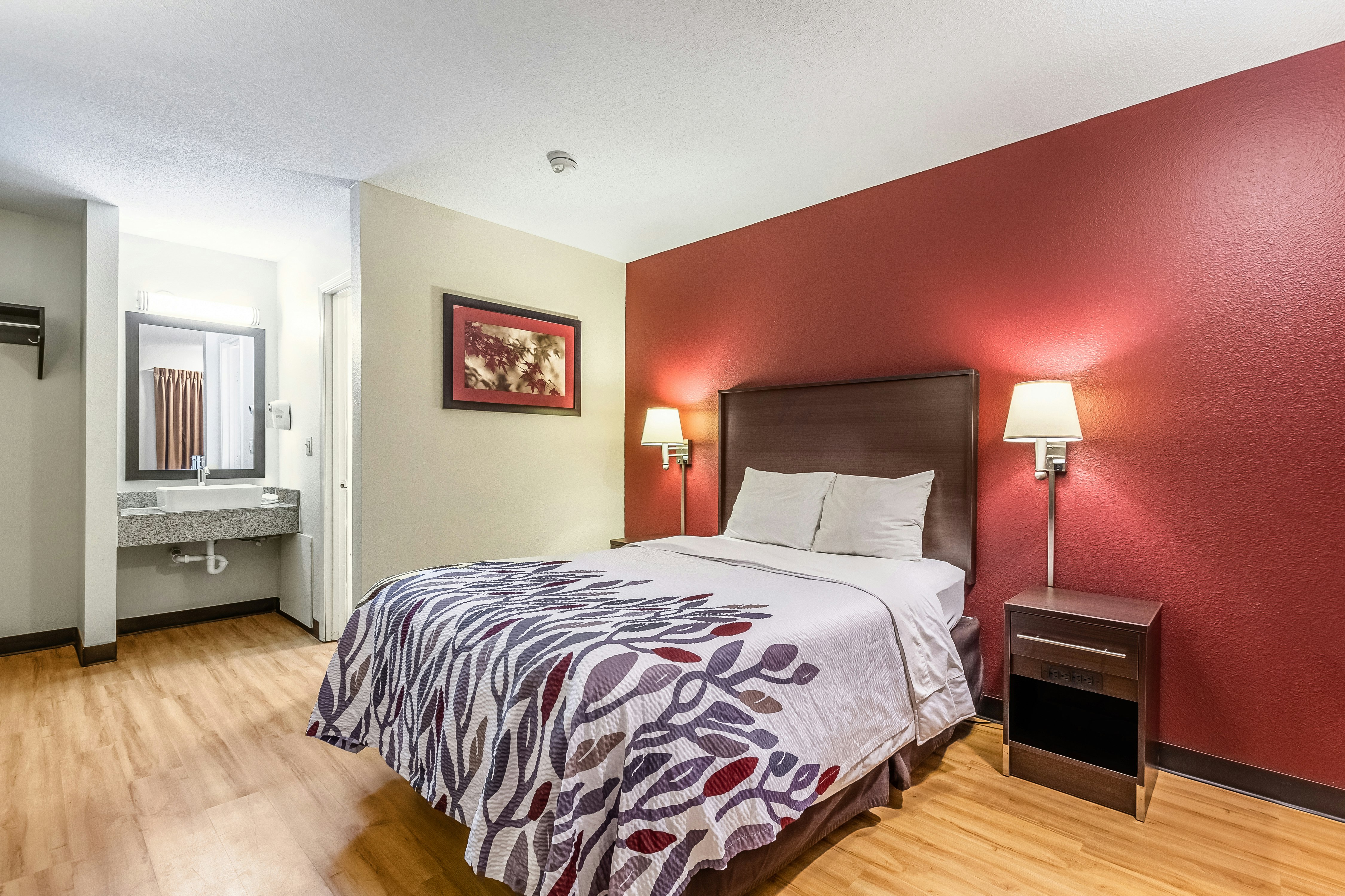 Deluxe 1 Full Bed Non-Smoking