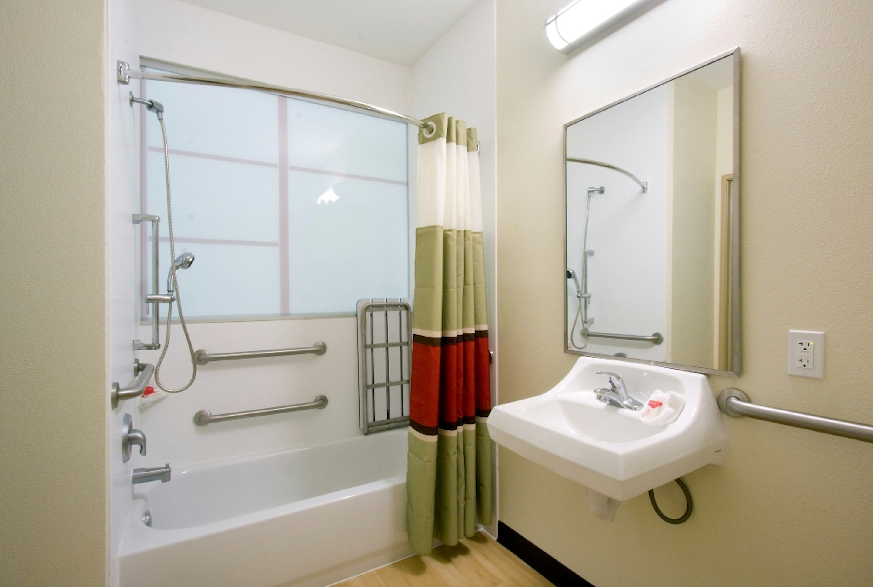 Red Roof Inn Suites Beaumont
