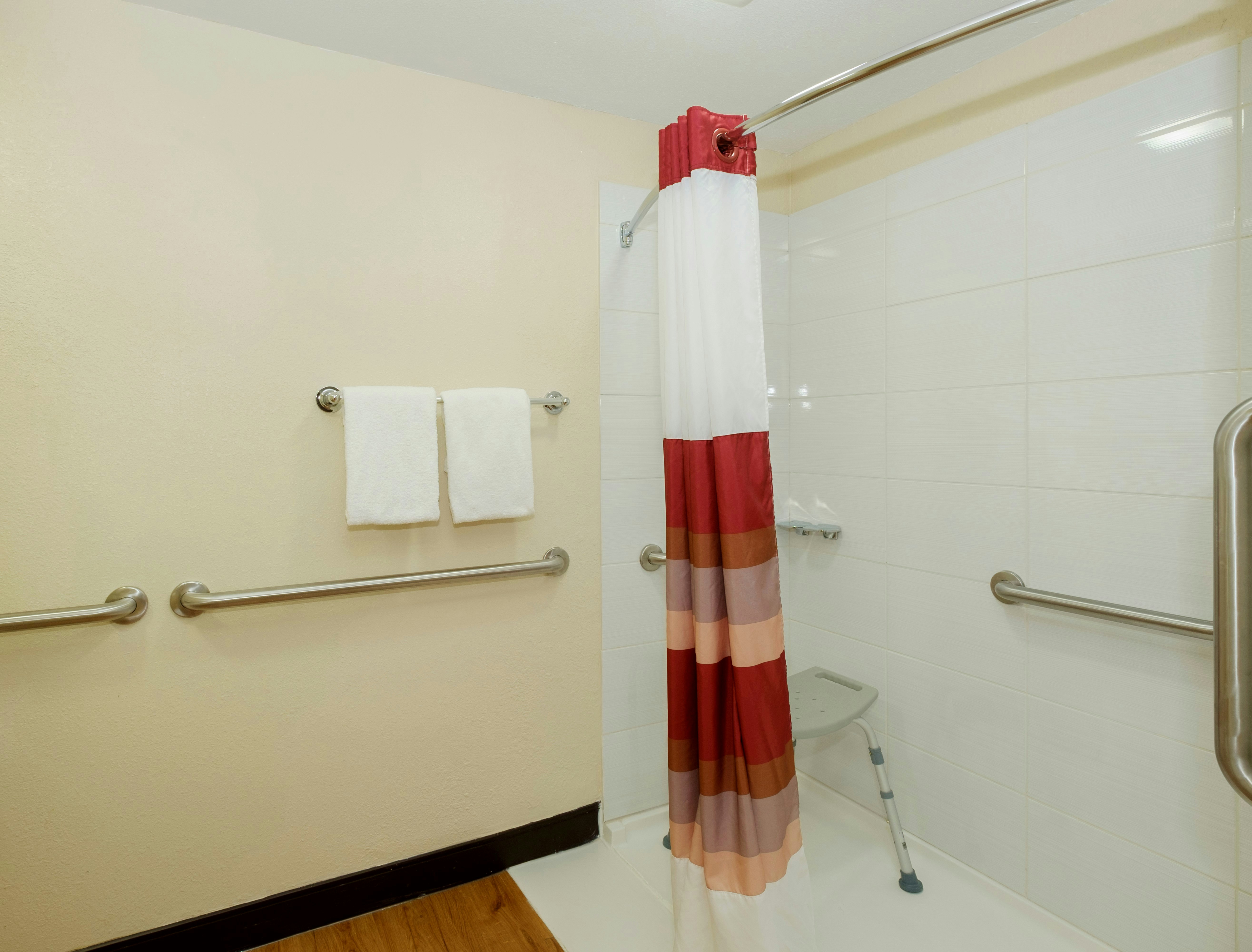ADA Accessible Deluxe King with Roll-In Shower Smoke Free