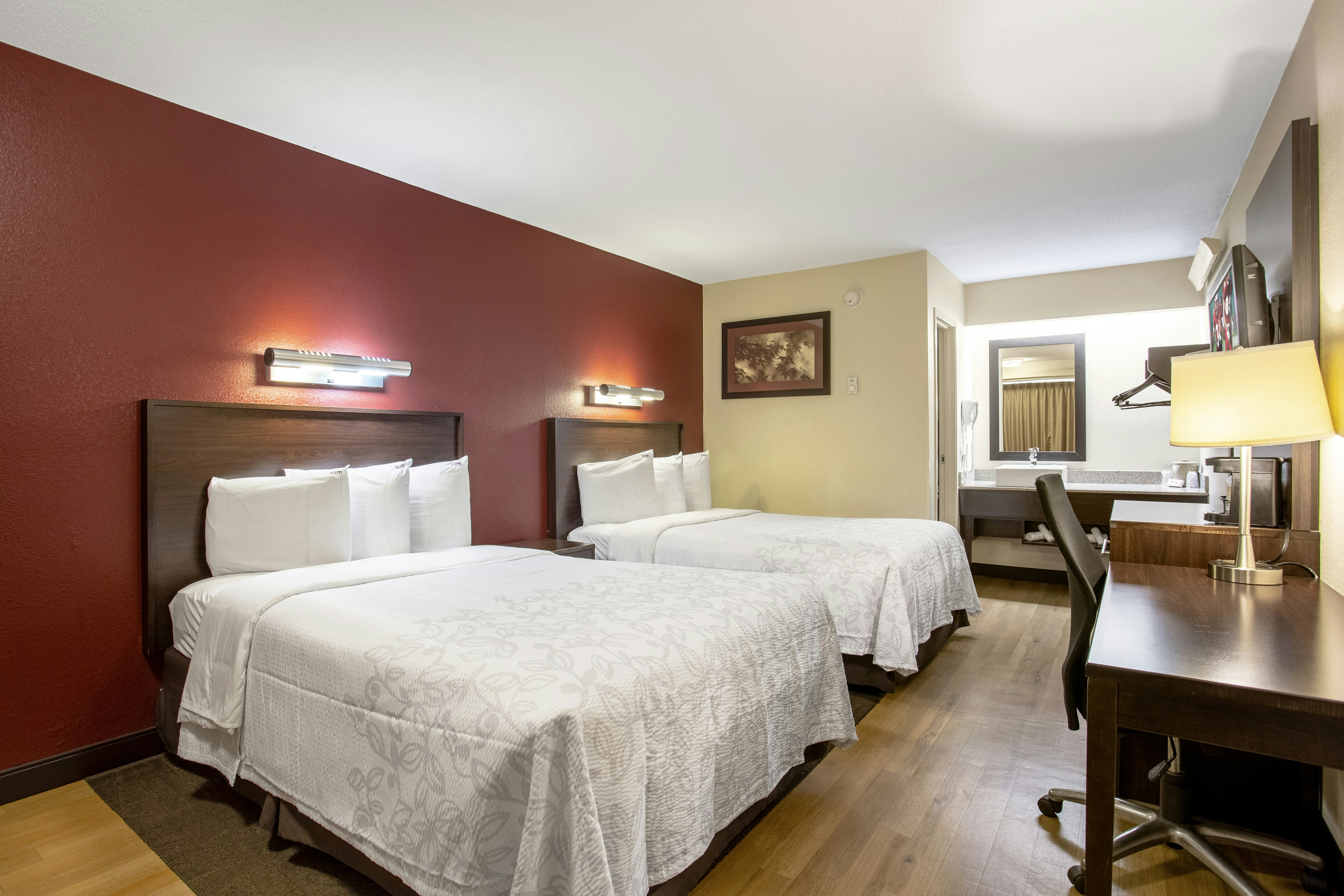 Deluxe 2 Full Beds Smoke Free