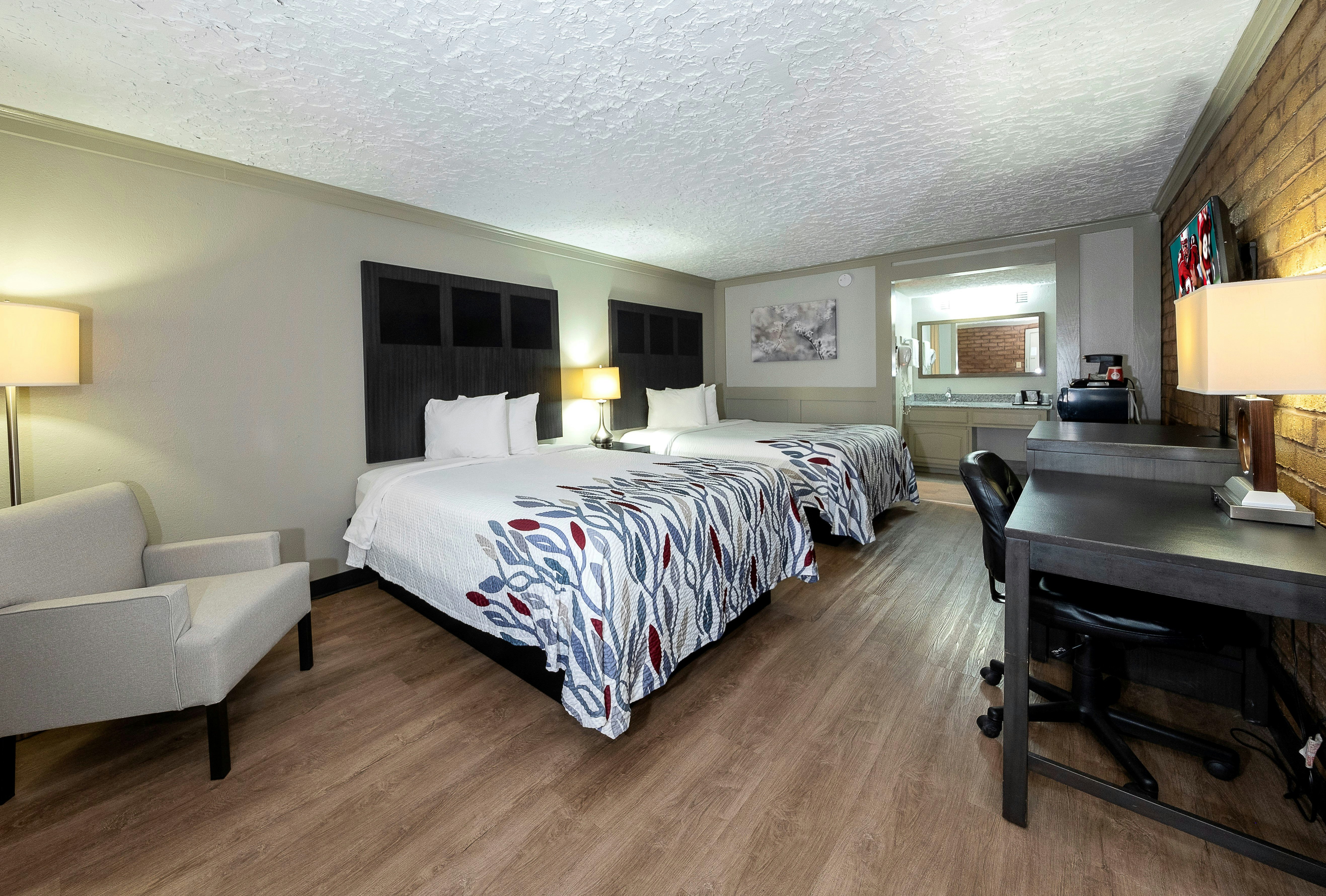 Deluxe 2 Queen Beds Smoke Free