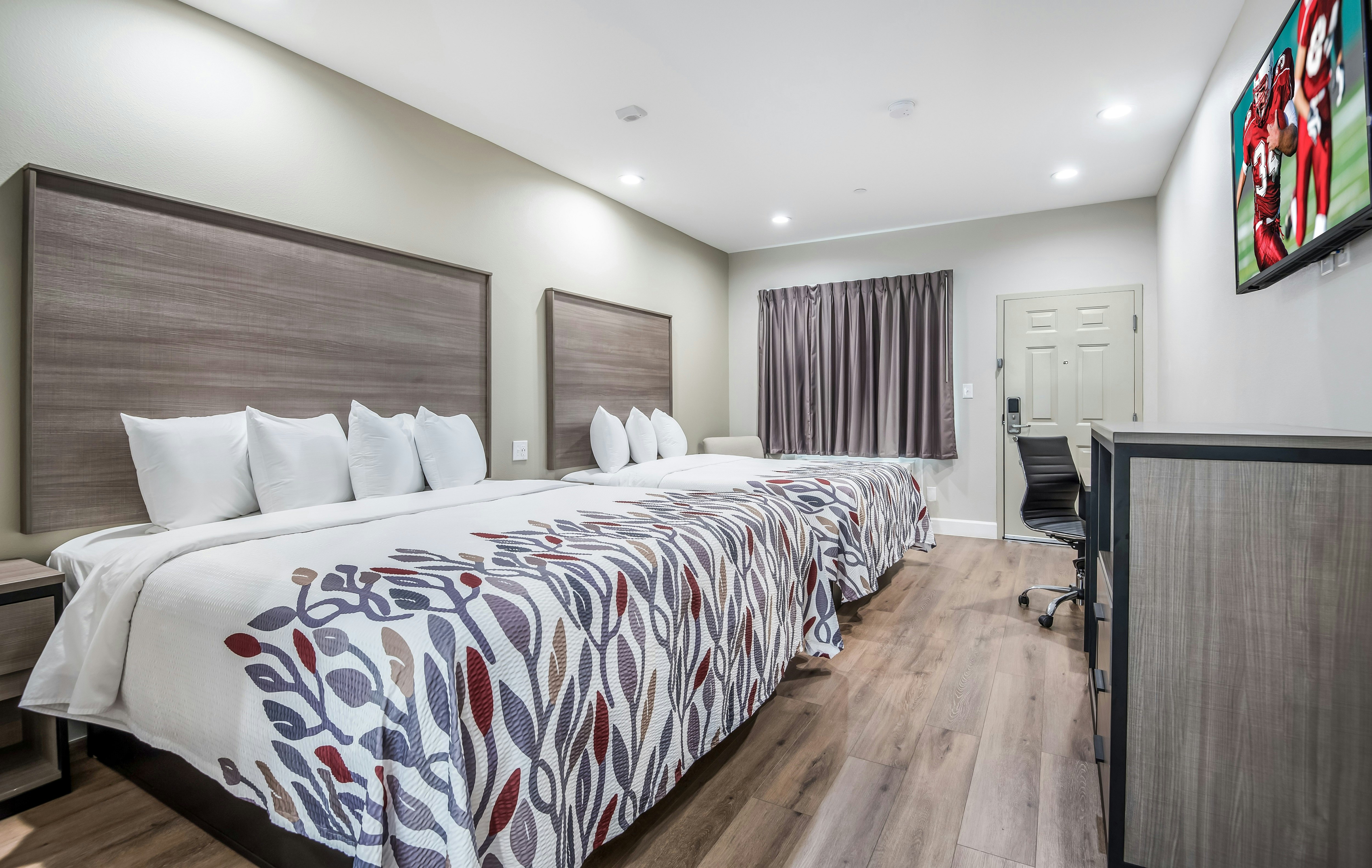 Deluxe 2 Queen Beds Non-Smoking
