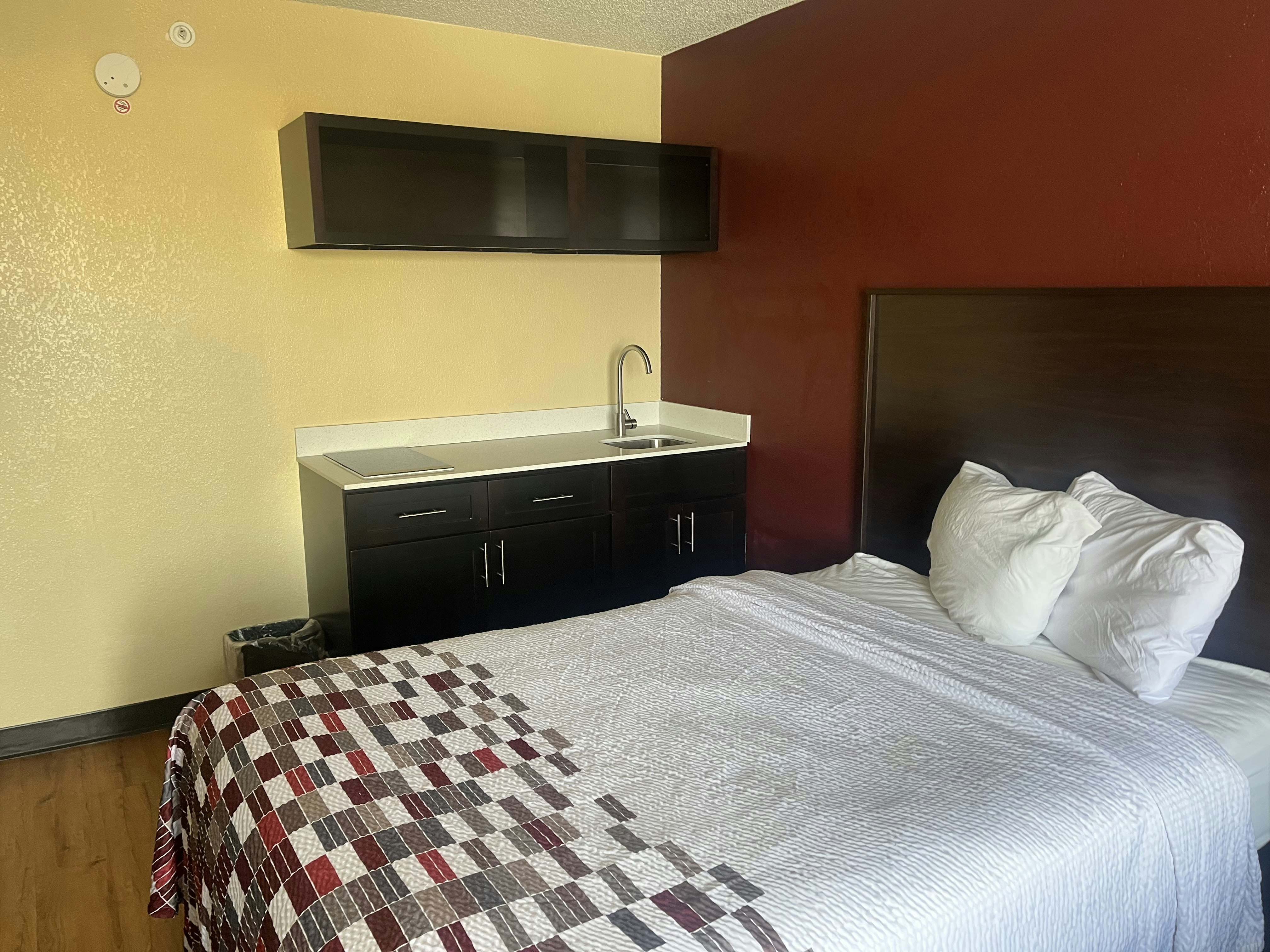 Deluxe 2 Full Beds with Kitchenette Non-Smoking