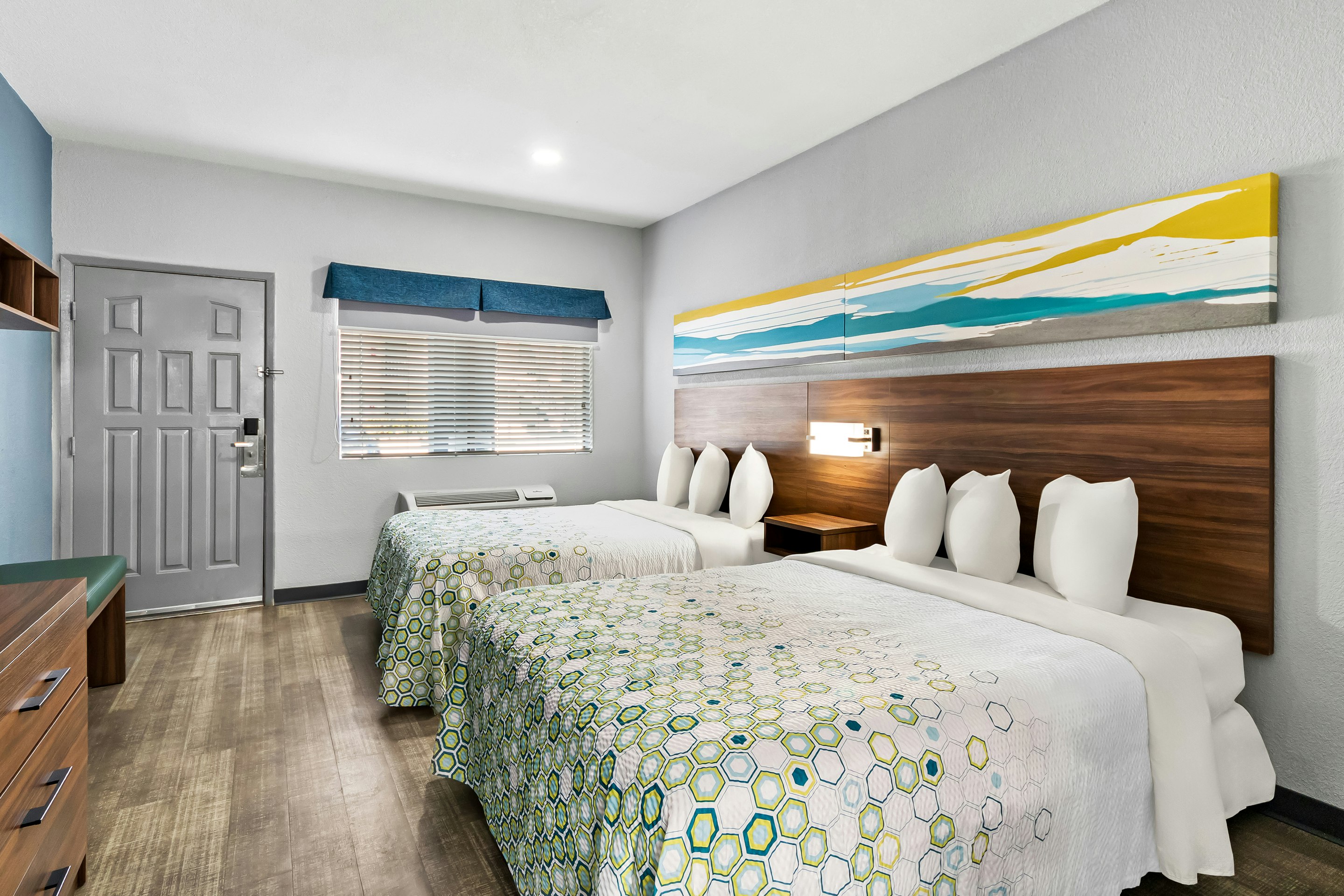 ADA Accessible Studio 2 Queen Beds with Stovetop Non-Smoking