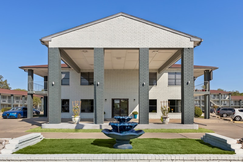 HomeTowne Studios San Antonio E-Frost Bank Center