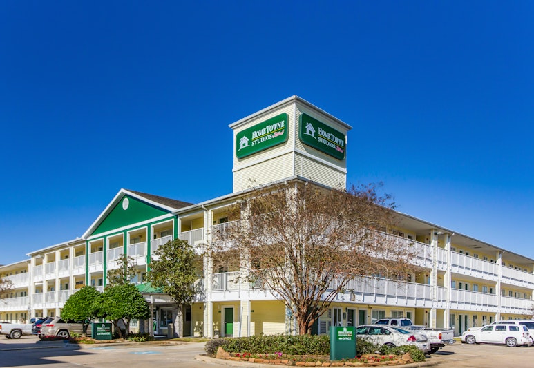 HomeTowne Studios Houston – West Oaks/ Energy Corridor