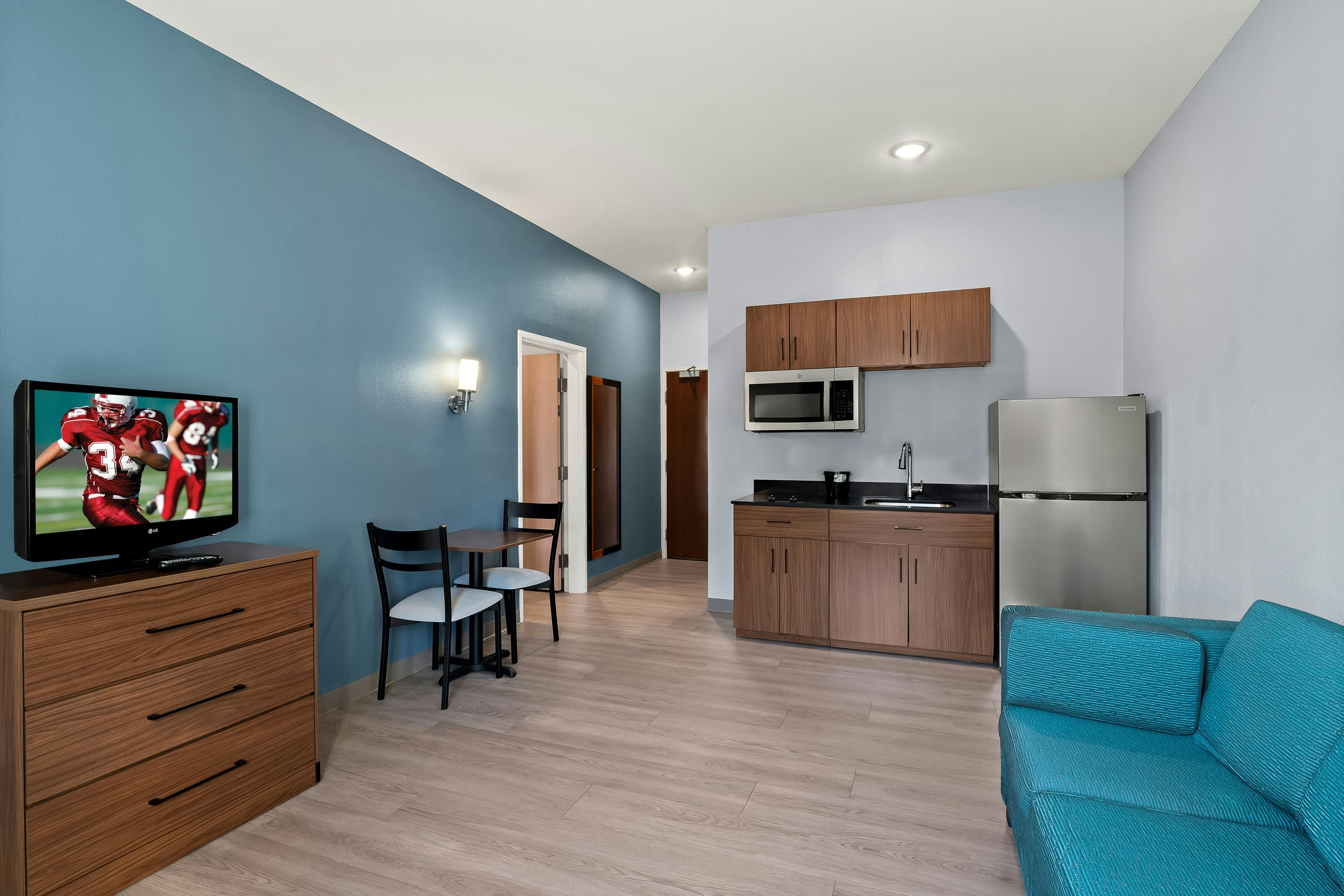 2 Room Studio 1 King Bed Non-Smoking