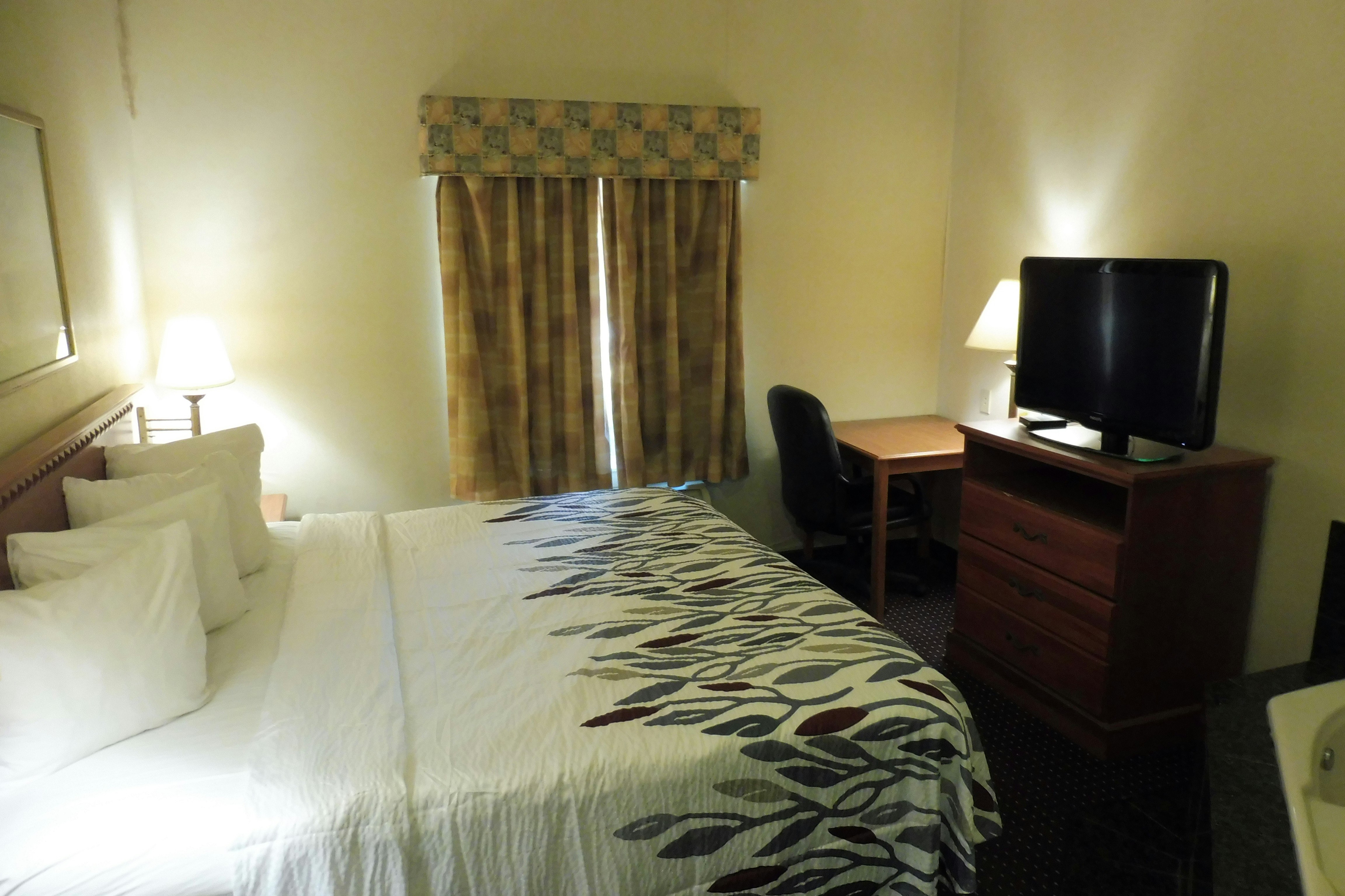 Red Roof Inn Suites Galloway
