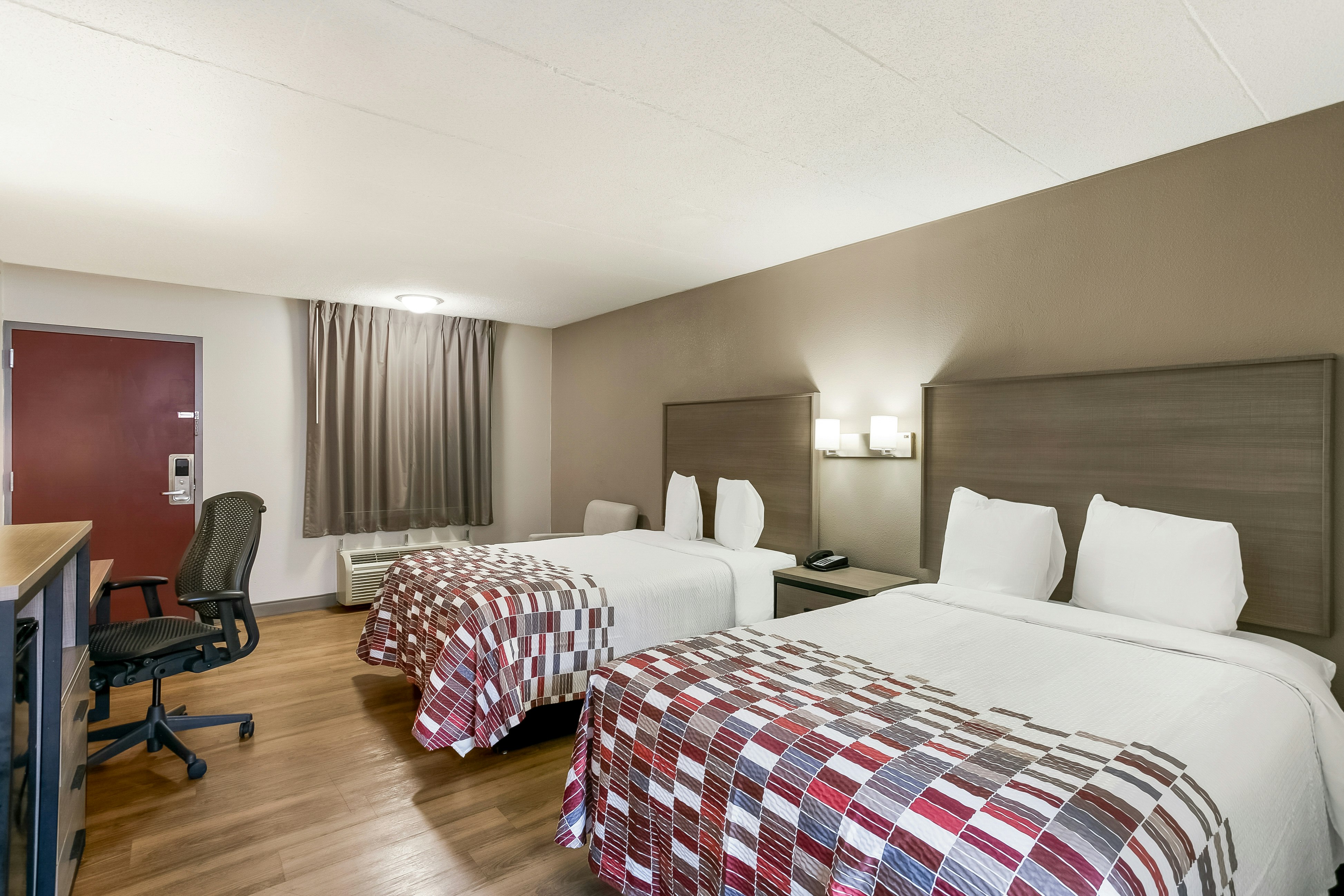 Deluxe 2 Full Beds Non-Smoking