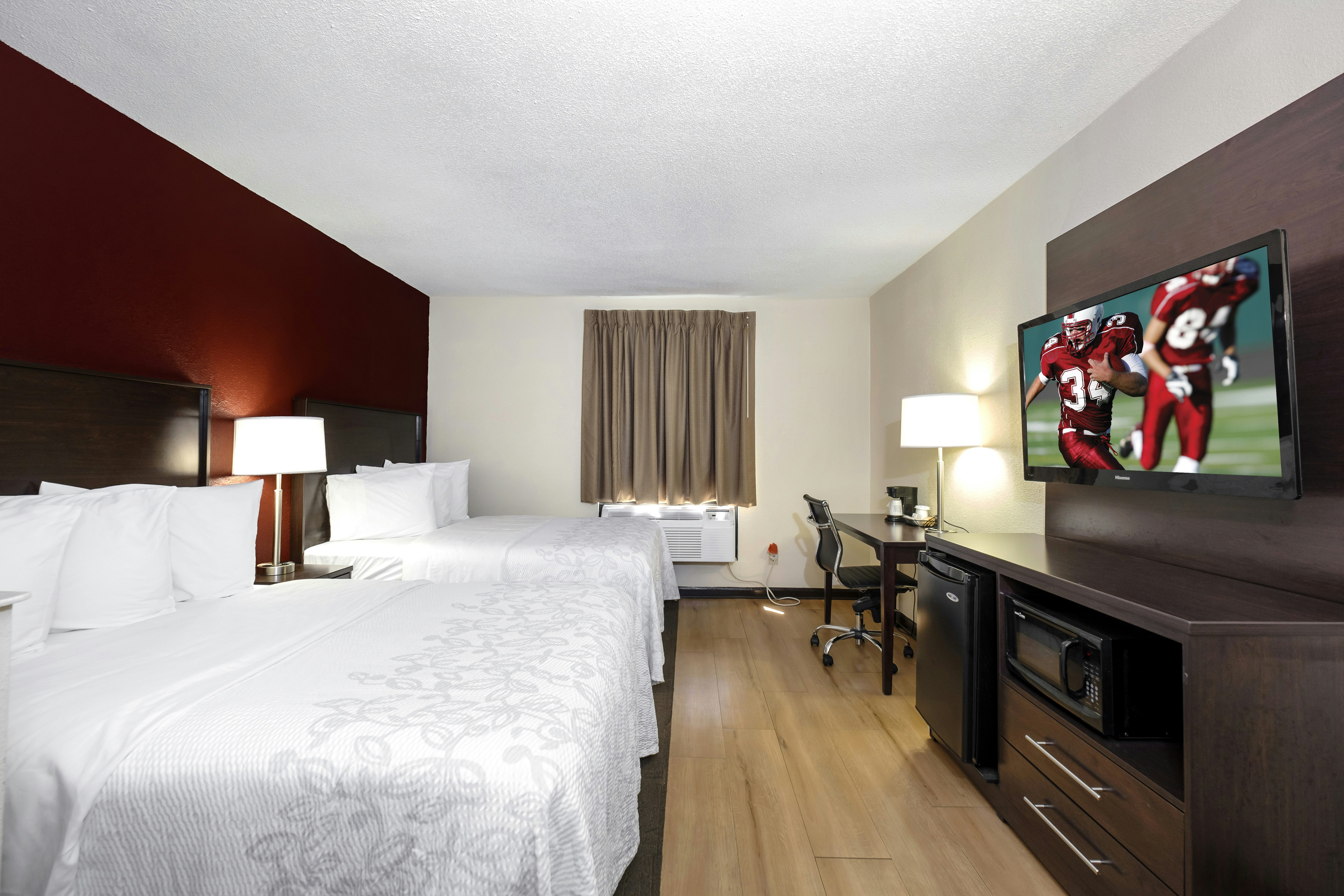 Red Roof PLUS+ Suites Opelika