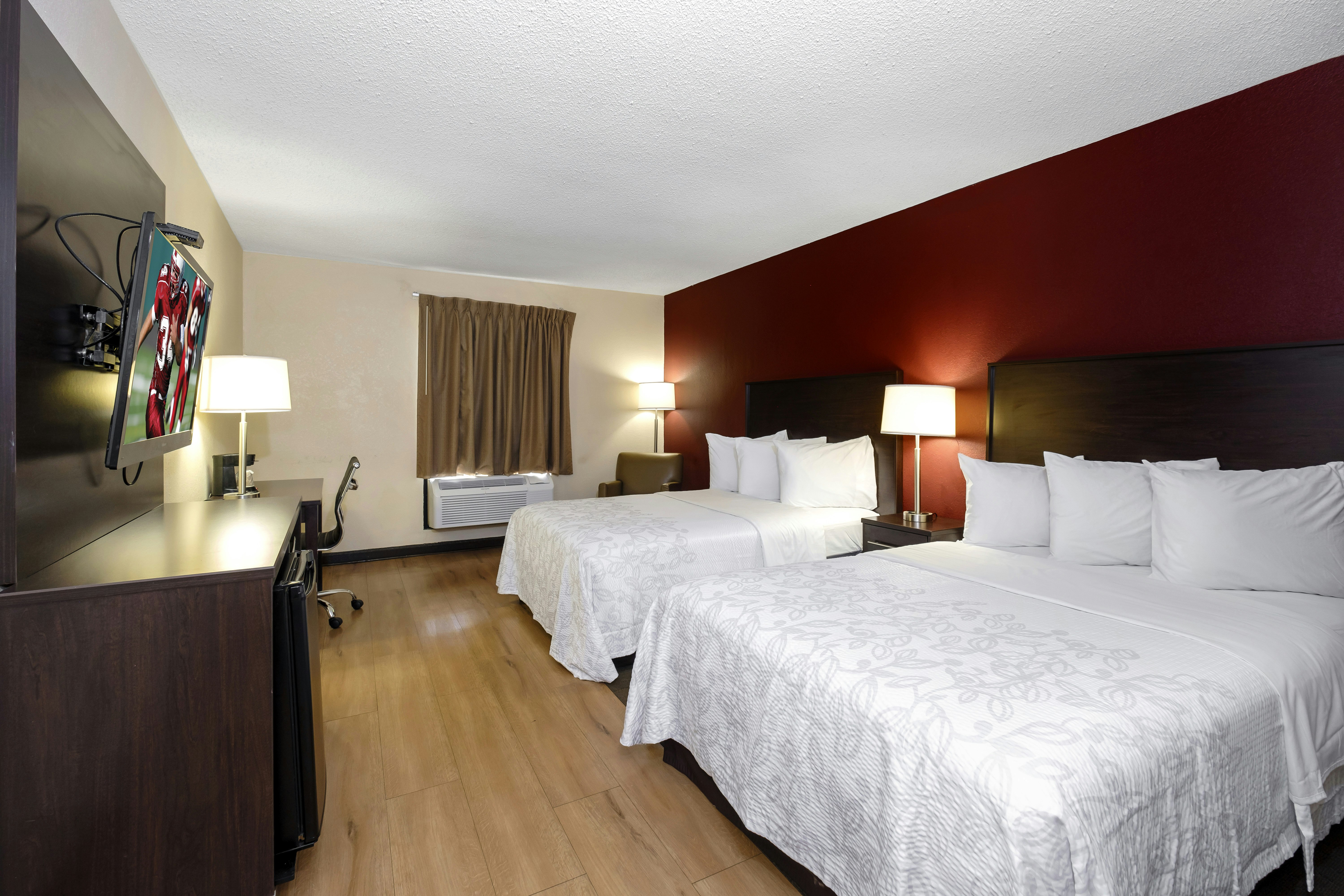 Deluxe 2 Full Beds Smoke Free