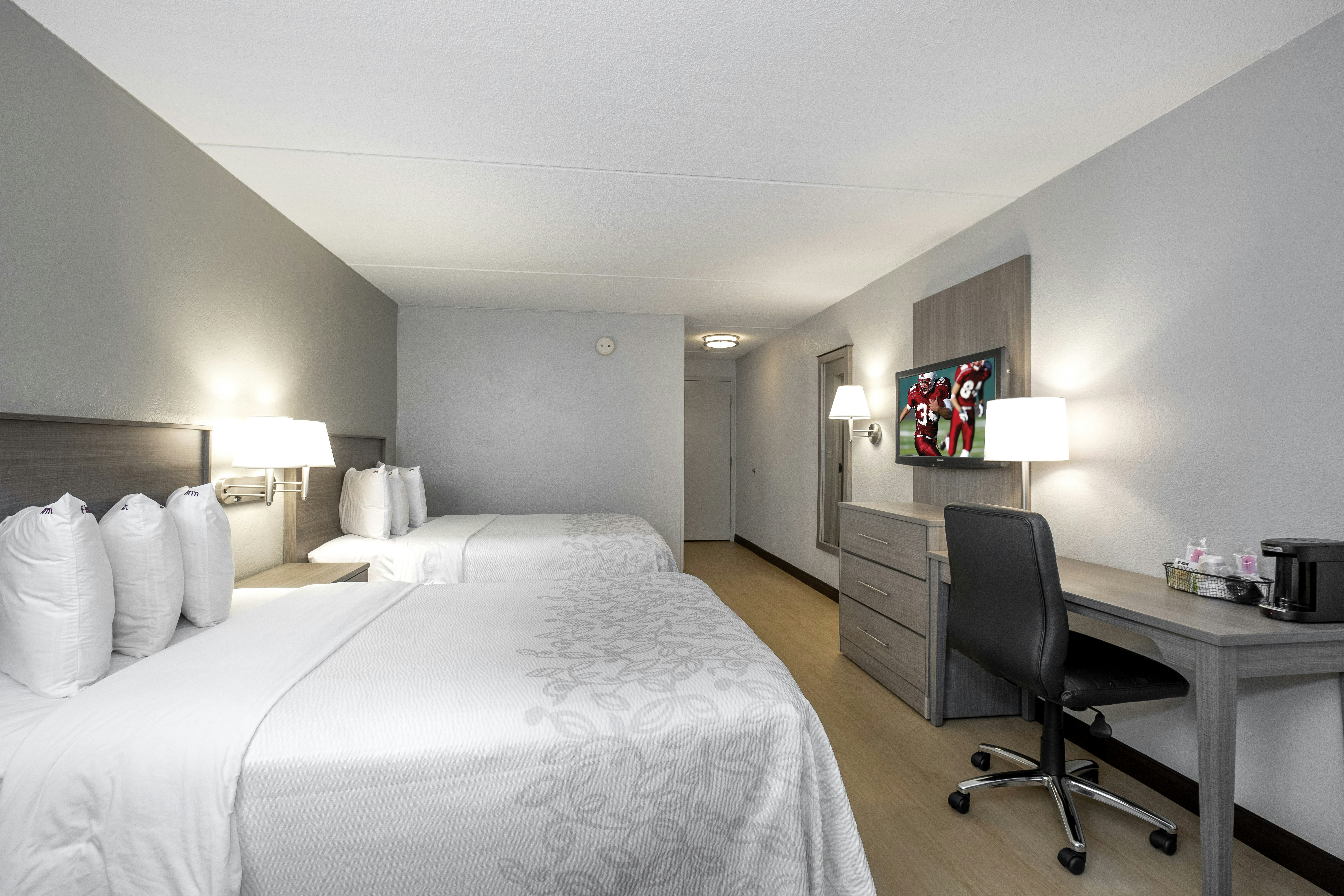 Red Roof PLUS+ Boston – Mansfield/ Foxboro