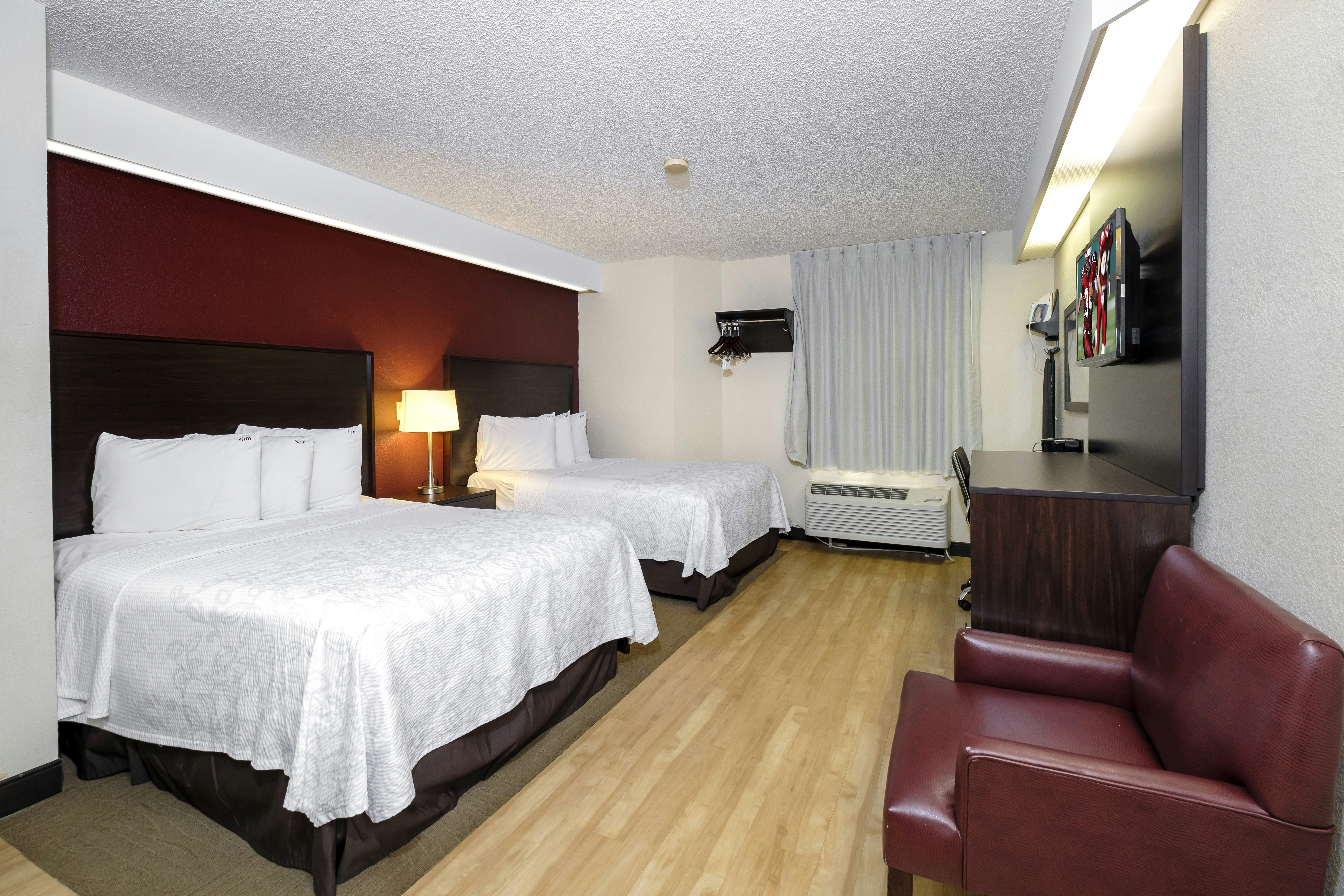Deluxe 2 Full Beds Smoke Free