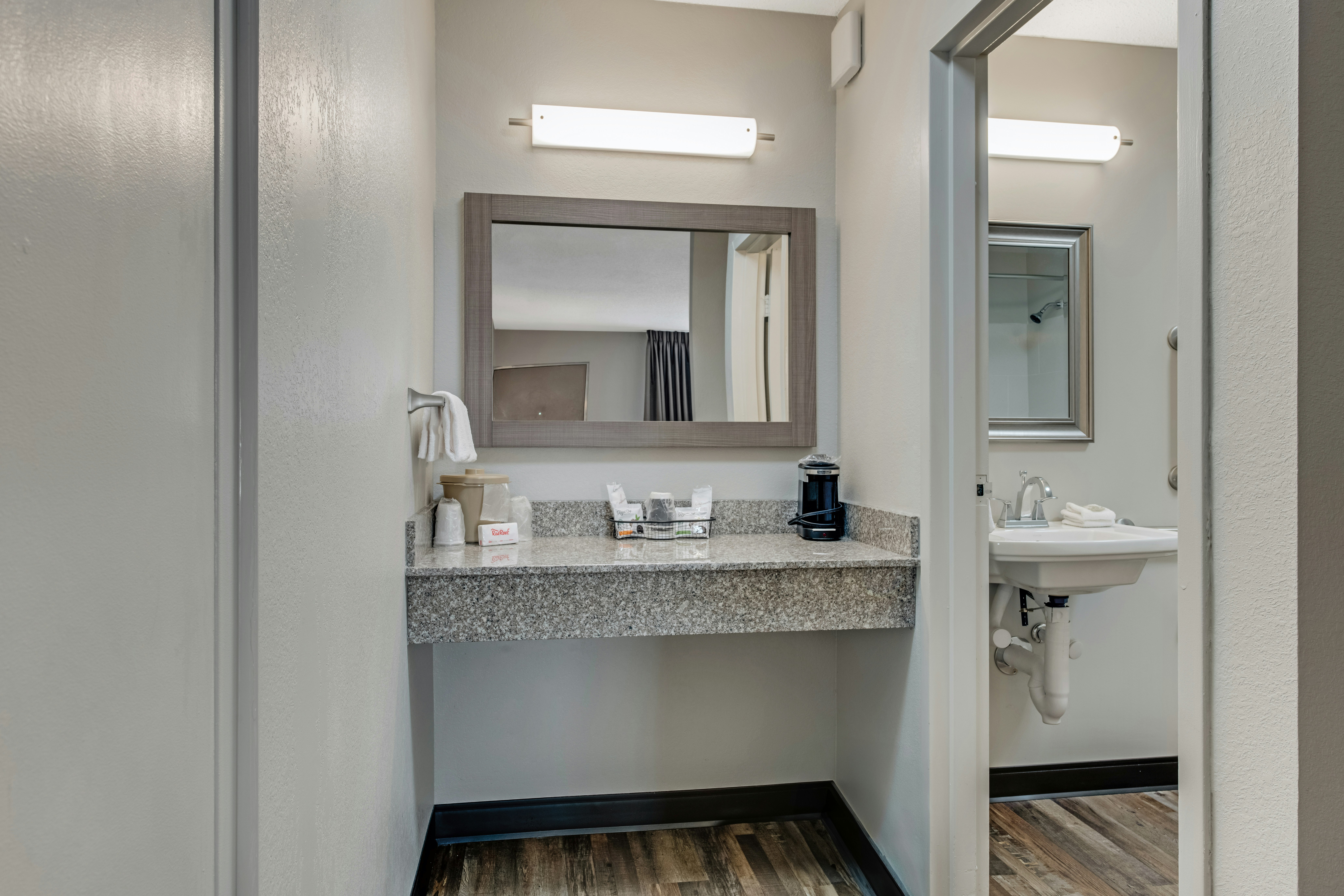 Red Roof Inn Suites Wilkesboro