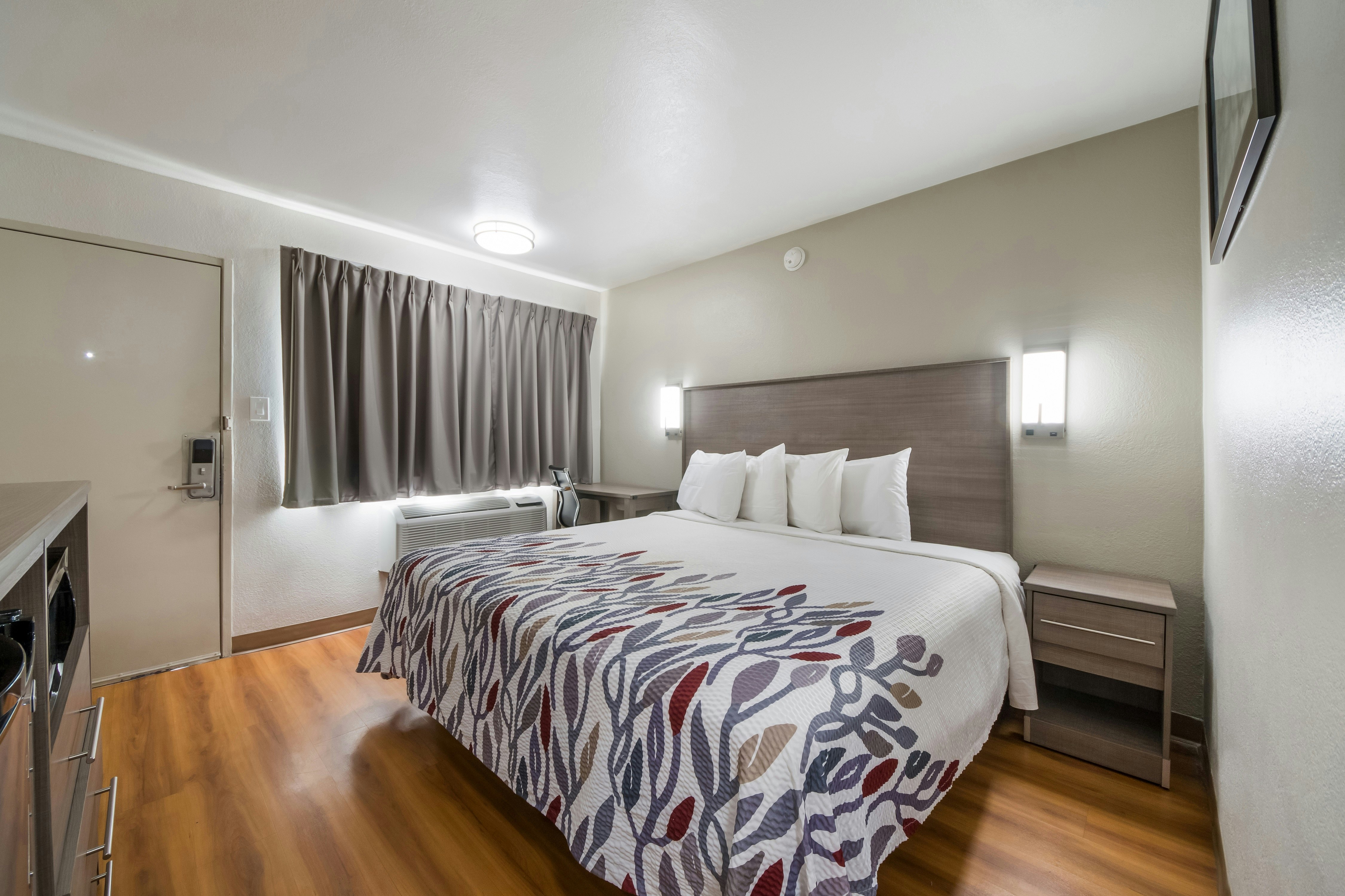 Red Roof Inn San Antonio E – Frost Bank Center