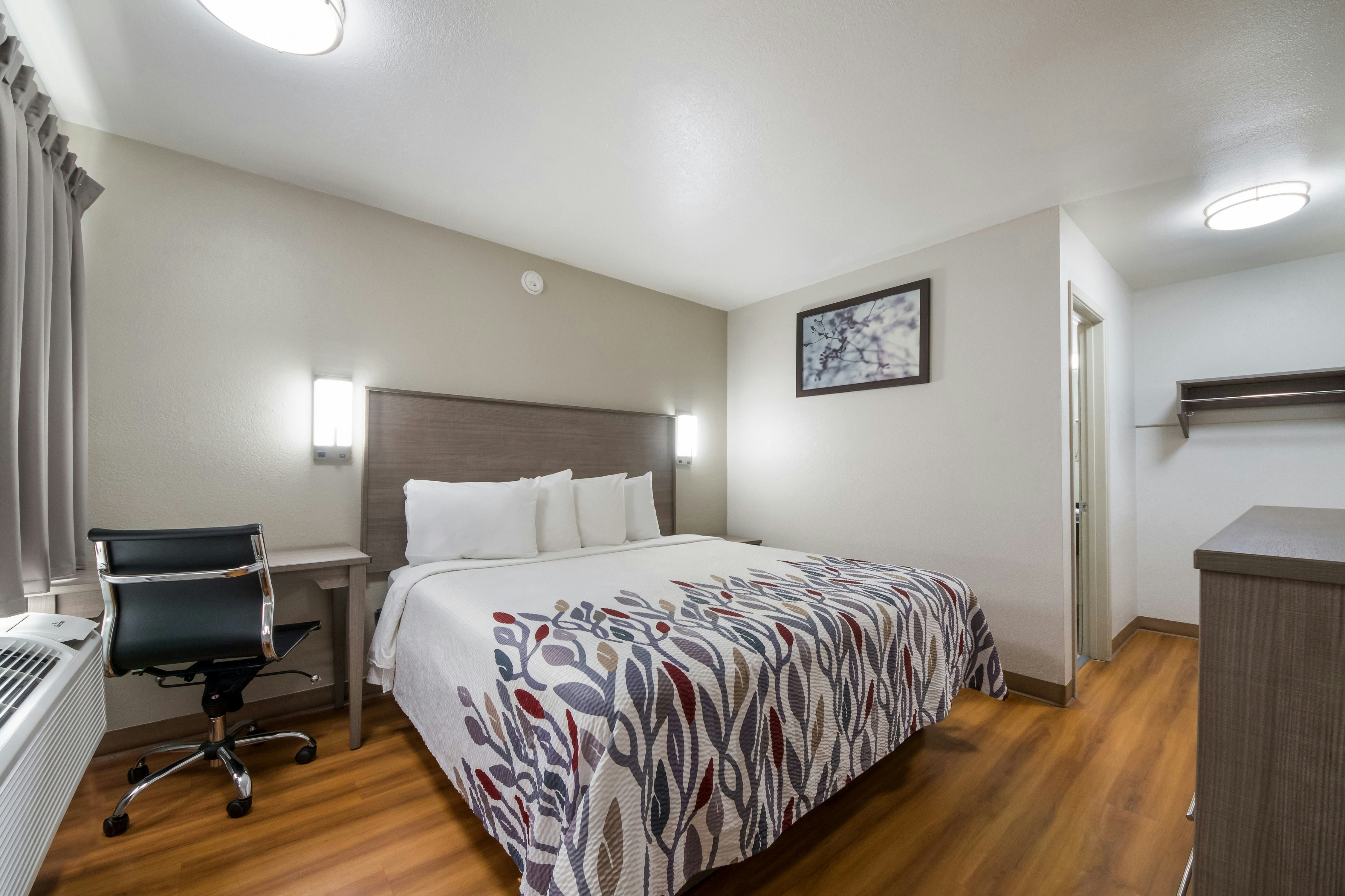 Red Roof Inn San Antonio E – Frost Bank Center