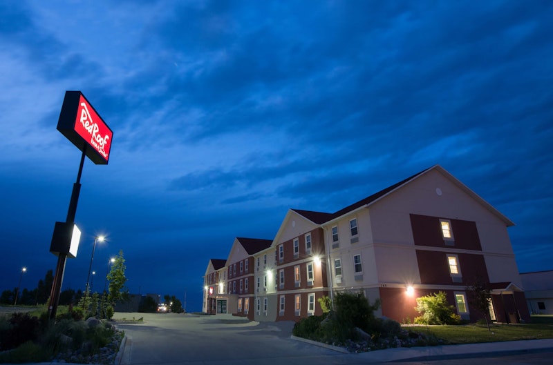 Red Roof Inn Suites Dickinson